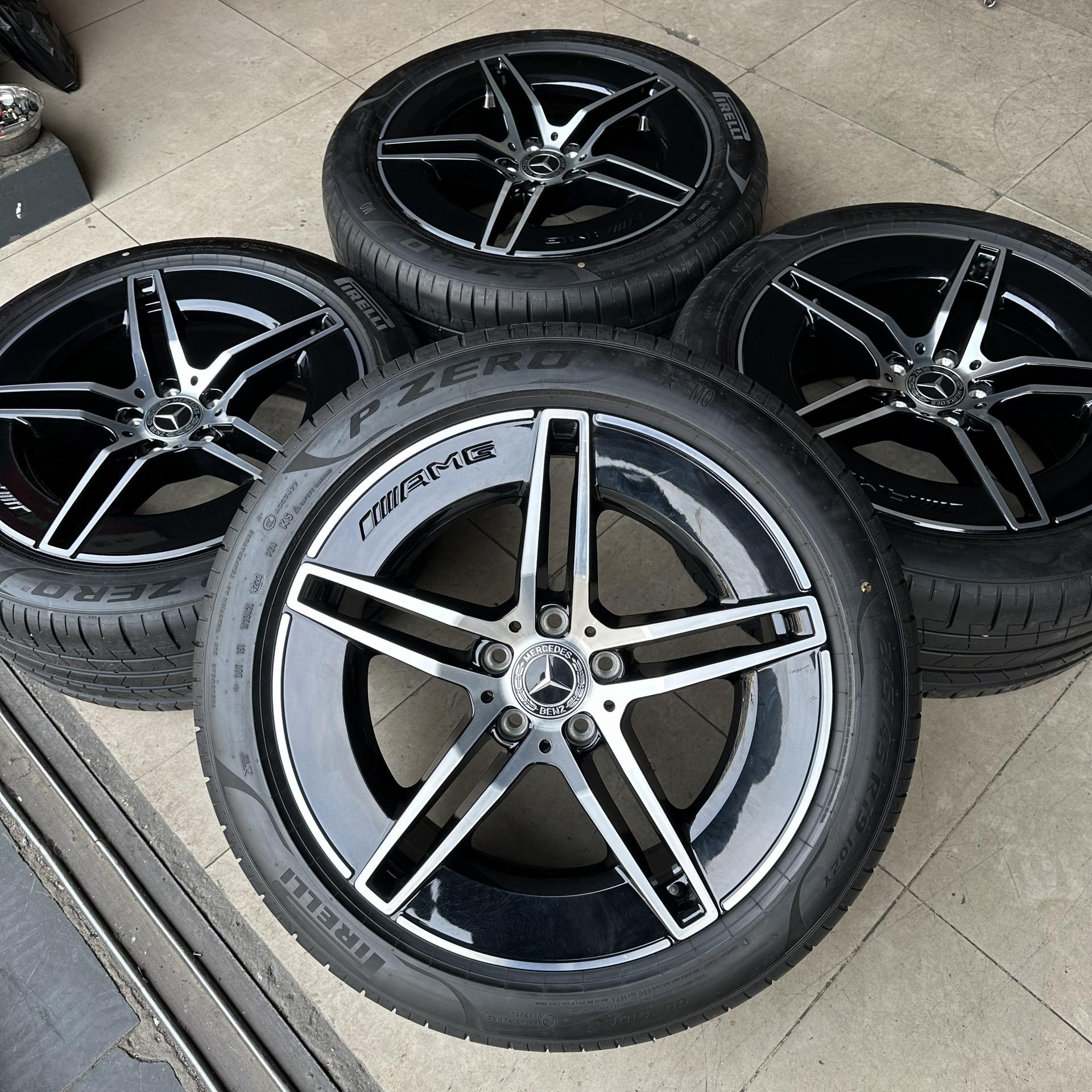 2024款奔驰e300原厂19寸轮毂轮胎