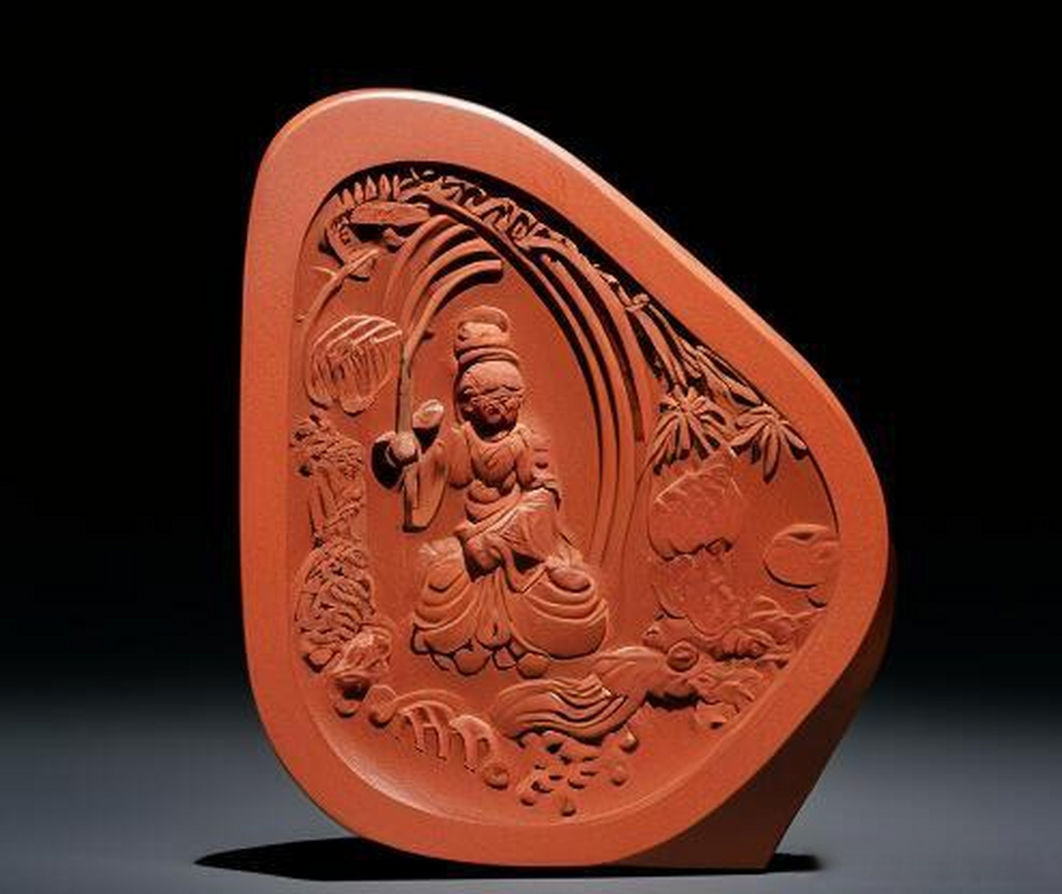 砂岩雕刻是以砂岩为材料进行雕刻的艺术形式,具有粗犷,古朴,厚重的