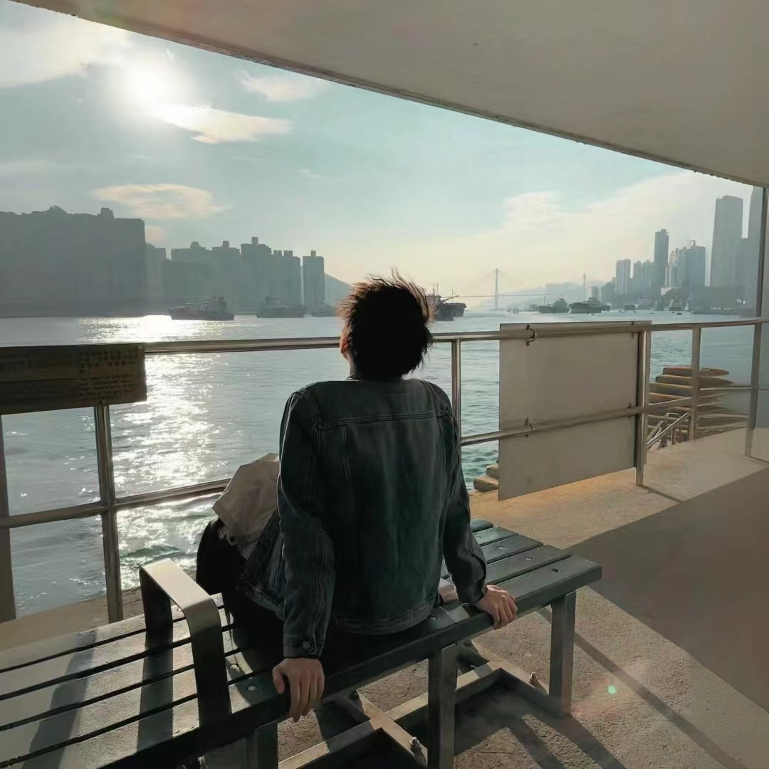 男生背影图片 氛围感满满 男生背影图片 可做头像哦 喜欢的欢迎收藏