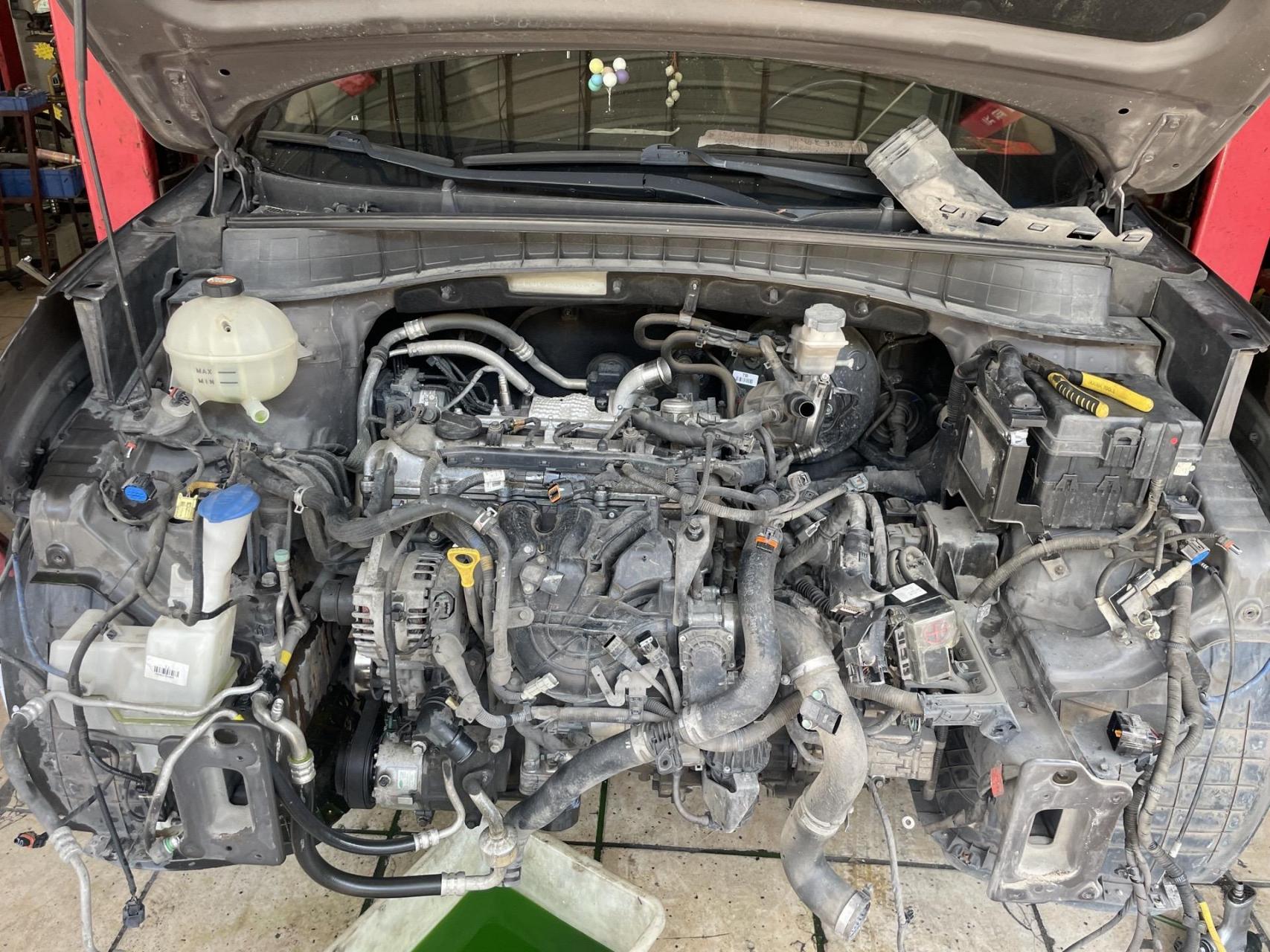 最近都是在修发动机,现代途胜一千公里烧一升机油免拆治理烧机油 汽车