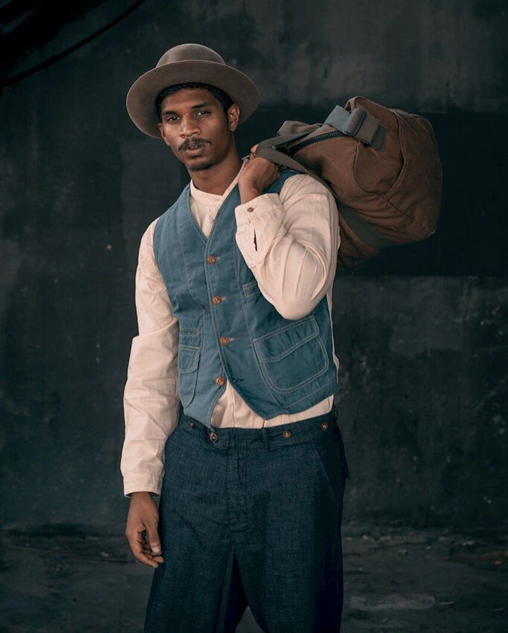 店铺现货 | 亨利领棉麻衬衫是品味男士标配 亨利领我觉得是一项非常有