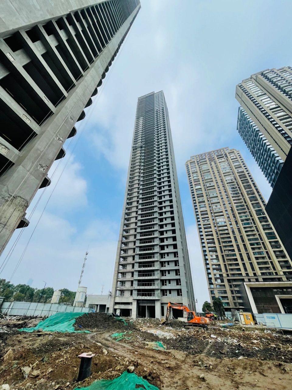 武汉绿地海珀滨江延期半年至今未交付  集团请告诉什么时候给我们交房