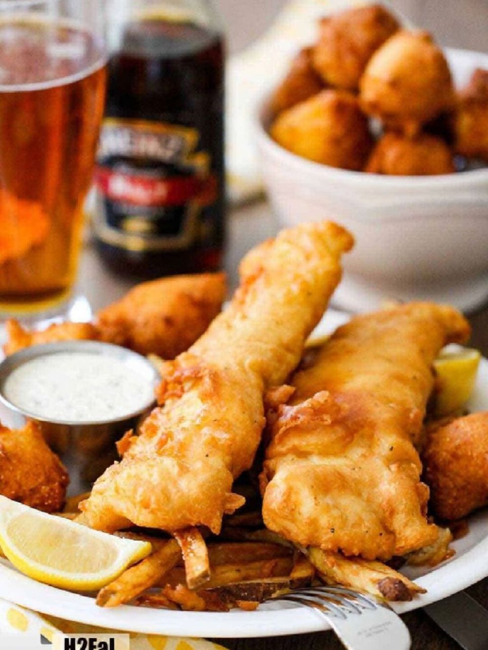 经典的英式炸鱼薯条 |英国国菜9297 经典的炸鱼薯条是英国的一道