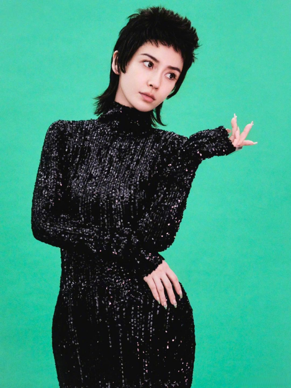 angelababy中性刺猬头个性倒是挺个性的,就是这个发型是真报看啊