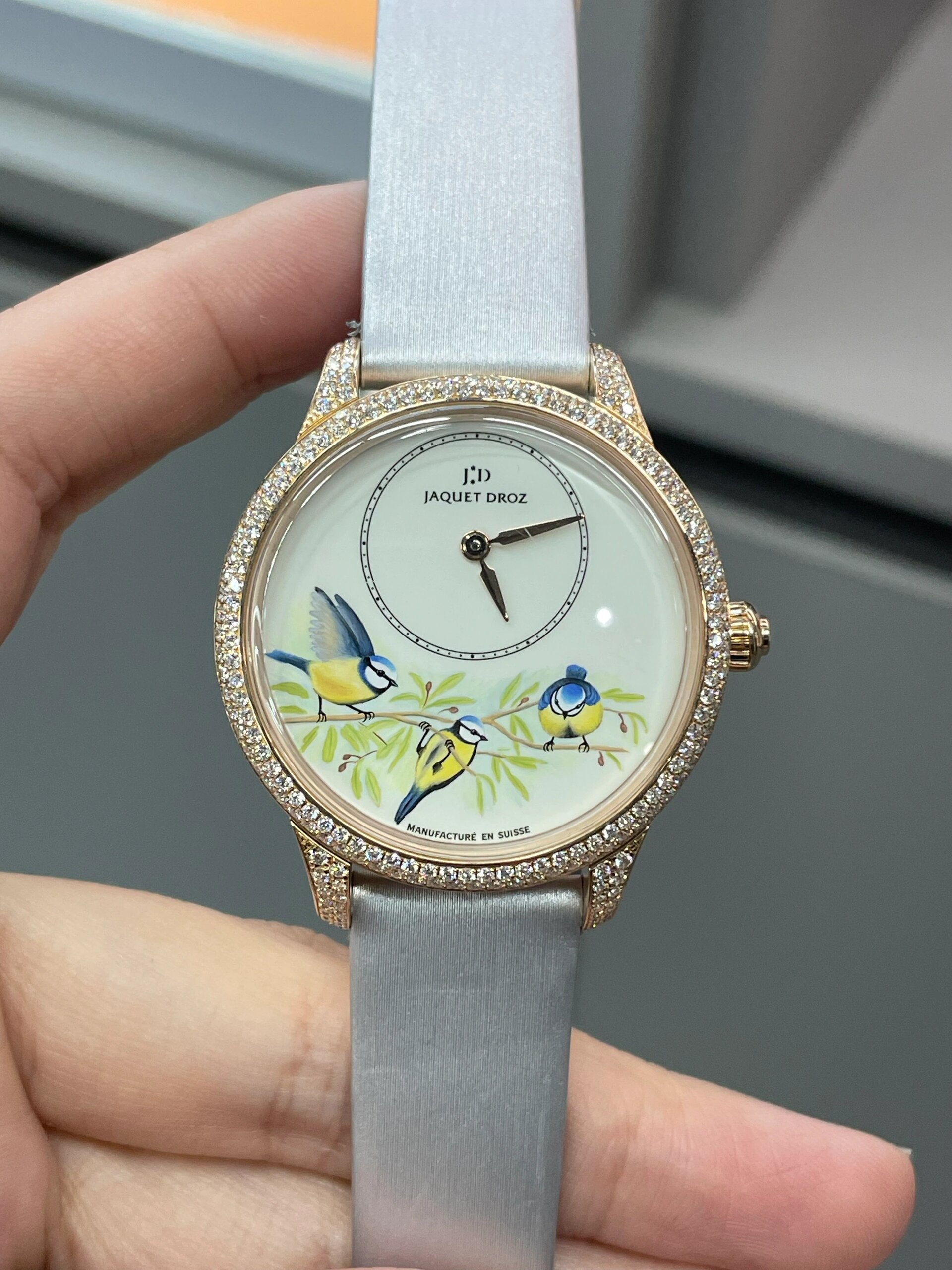 雅克德罗女表 珐琅工艺艺术表-微绘 雅克德罗微绘珐琅——在象牙色