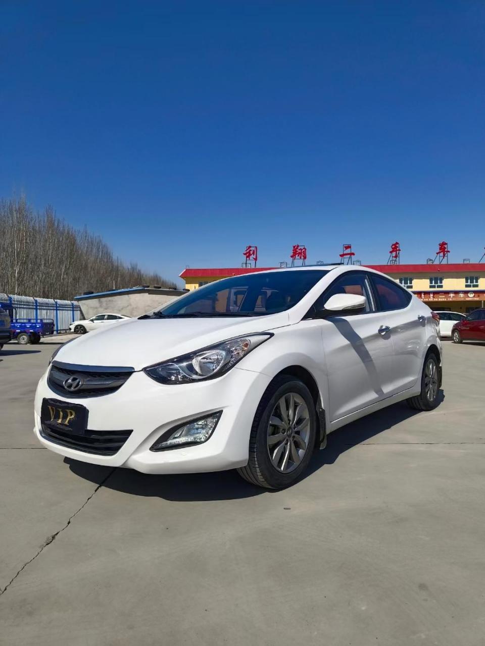 2016年1月, 现代朗动 手动挡 排量1.6天窗 多功能方向盘.