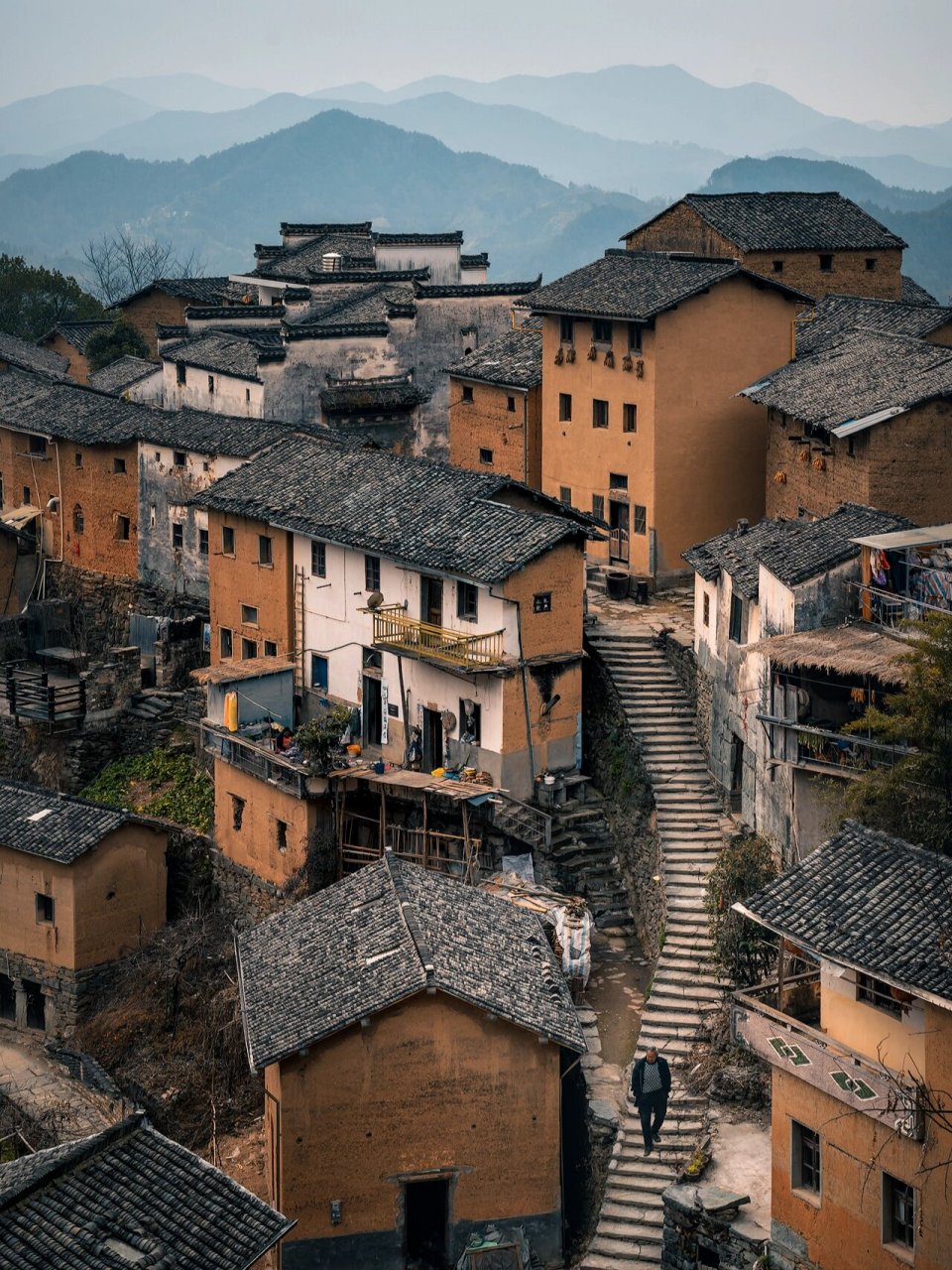 皖南徽派建筑奇葩,超小众古村落|阳产土楼 说起皖南古村落,最有名的当