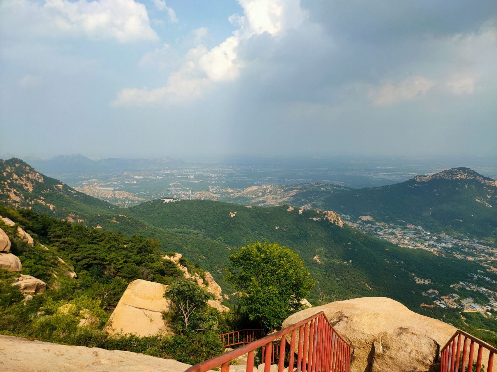 这里提到的碣石即今天我攀登的河北昌黎碣石山.