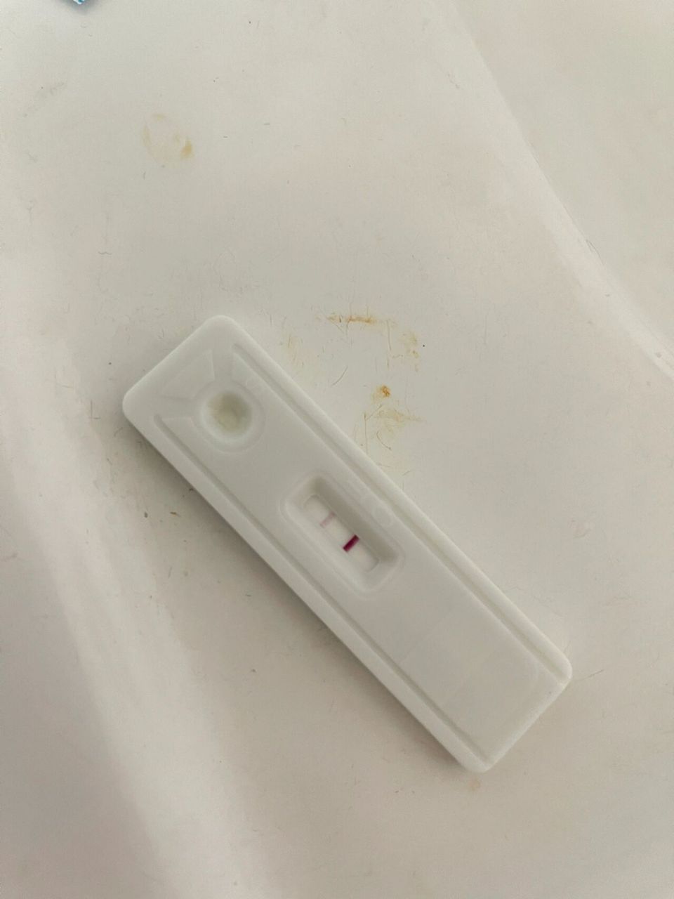 验孕棒一深一浅是怎么回事呐!