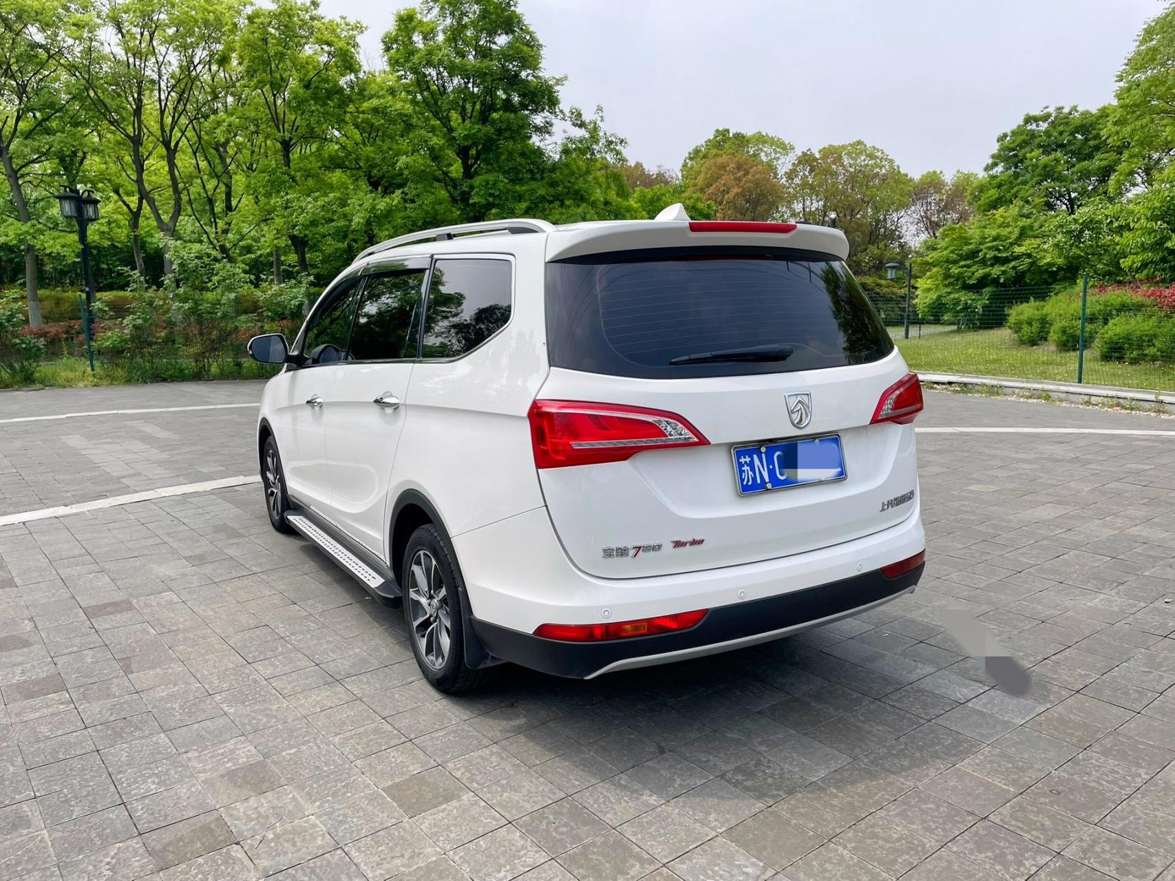 新款 宝骏730  2017年3月上牌 一手户 安全行驶5.7万公里 1.