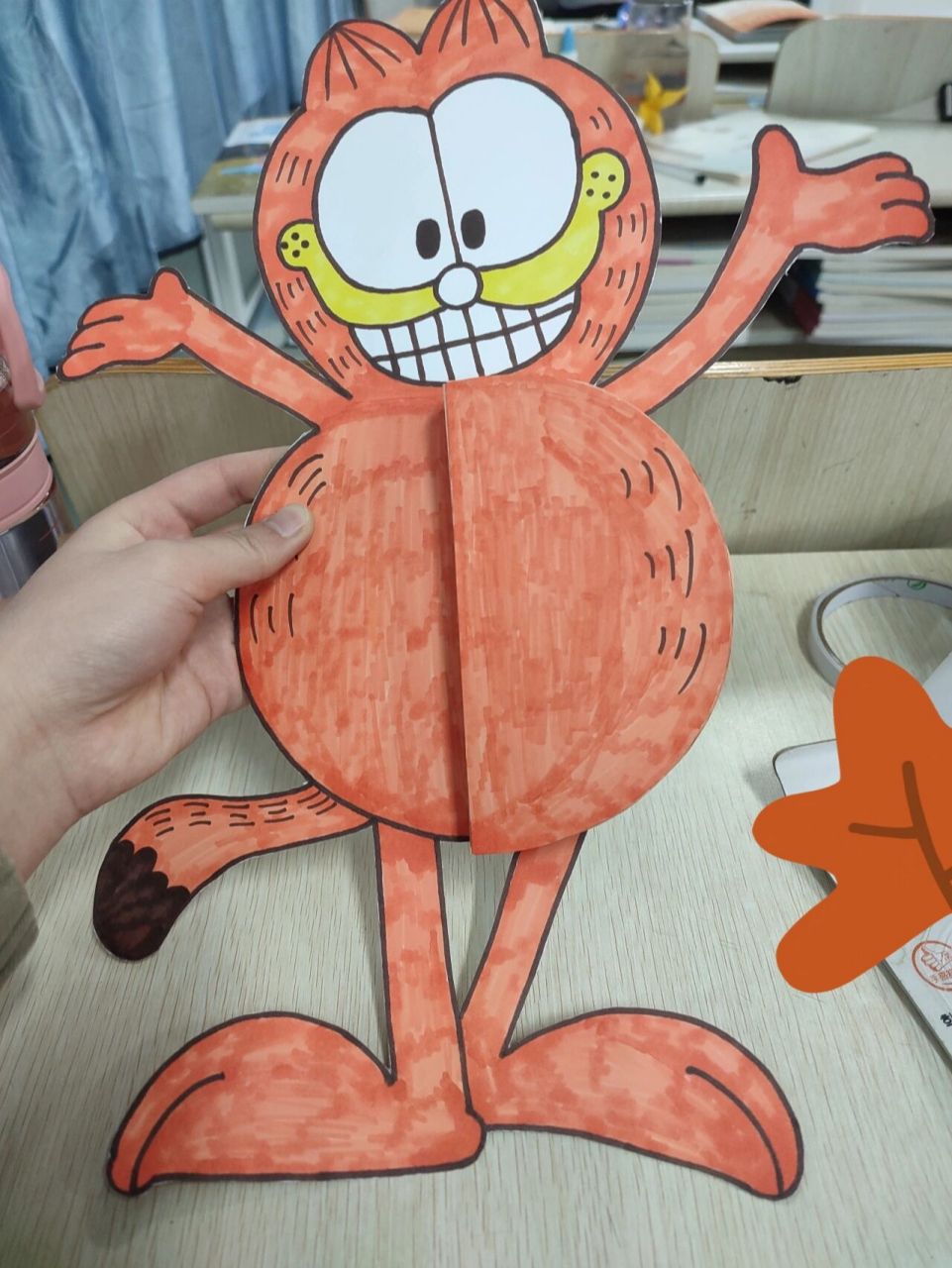 蜂窝造型 今天来教红薯友友们一个蜂窝造型手工制作 首先呢要准备白色