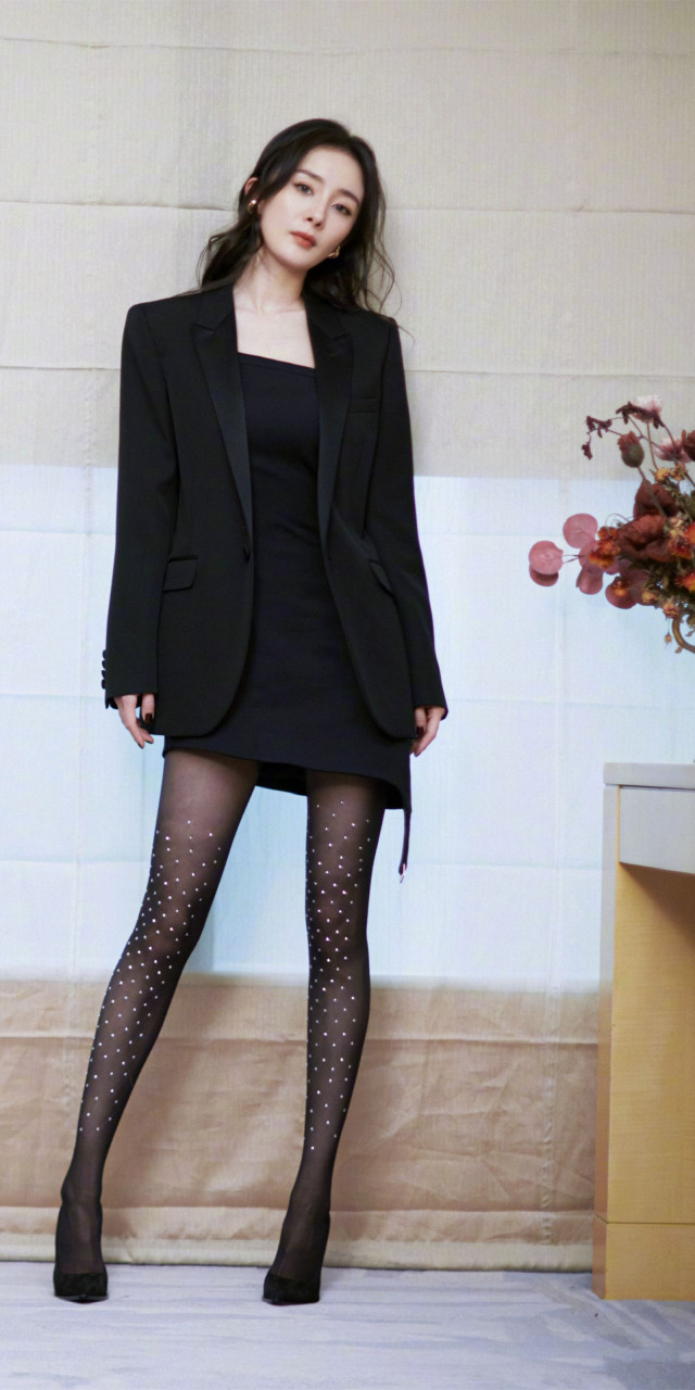 杨幂大长腿系列优雅写真壁纸图集