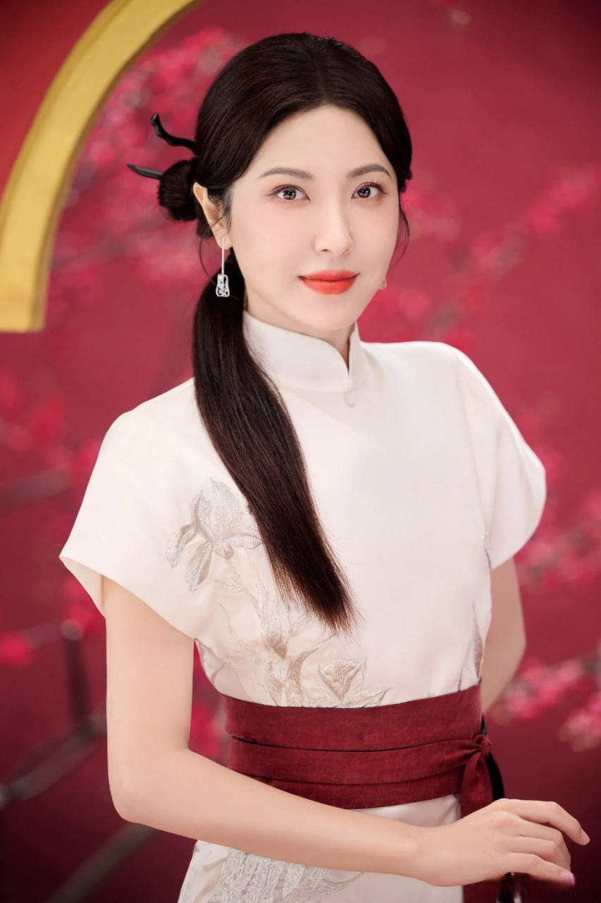 曾黎穿上戏服好美啊!