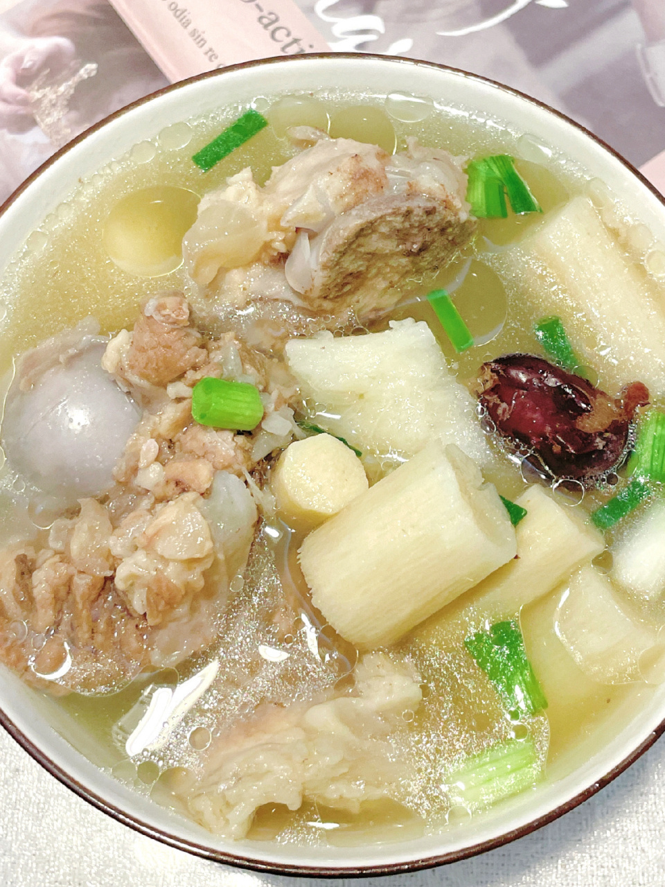 给小朋友煮的筒骨山药汤,养胃还补钙6015 今天做一道好喝又简单的