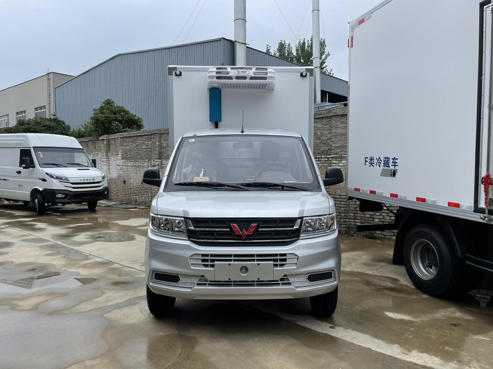 3米3冷藏车五菱荣光新卡2.0大排量汽油.