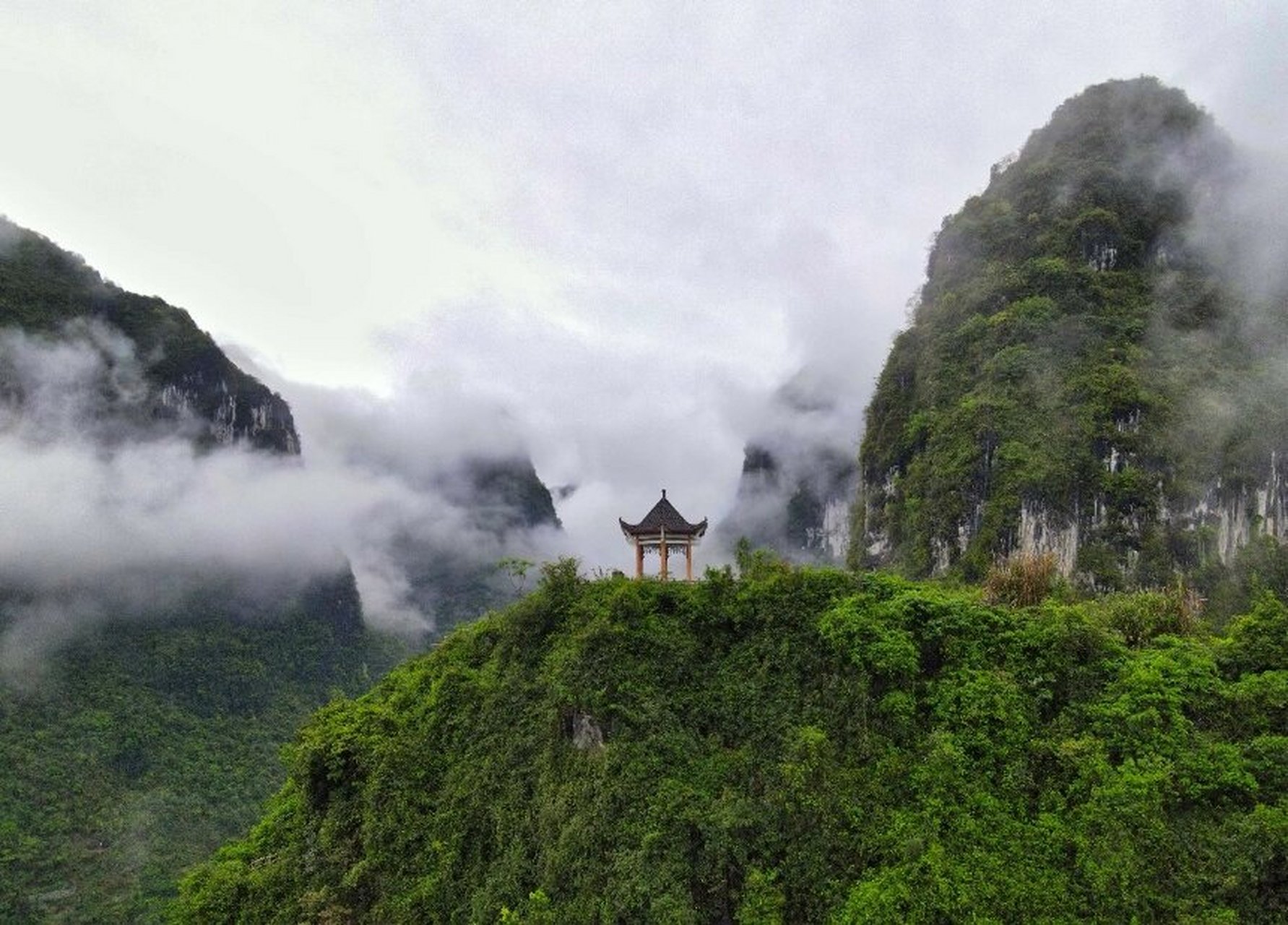 凤山县景点 凤山县 三门海 阴阳山 江洲地下长廊 江洲仙人桥 穿龙岩