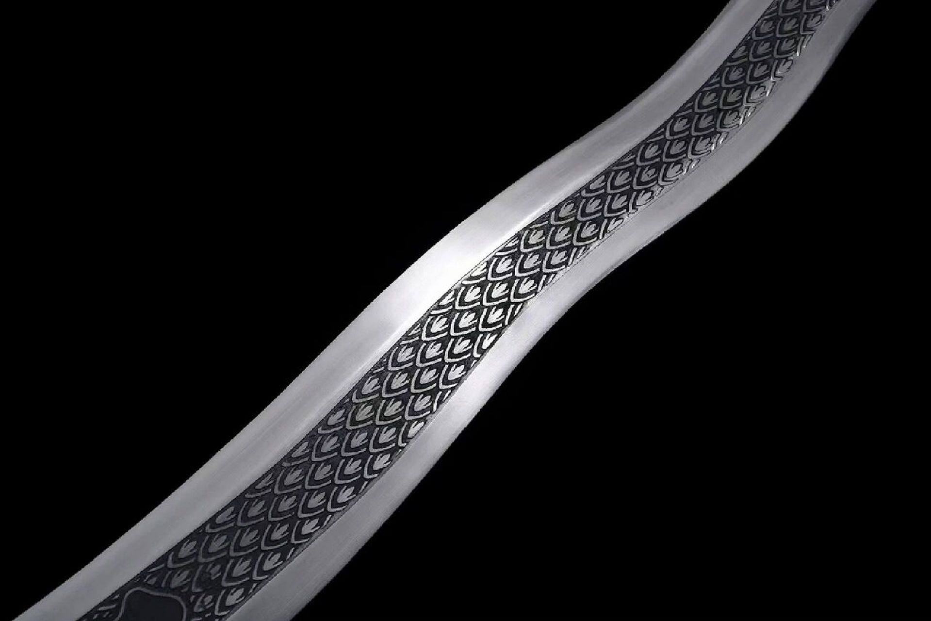 金龙剑(马来剑) 金龙剑(原色款);(未开刃)全长94cm ,韧长65cm ,柄长16