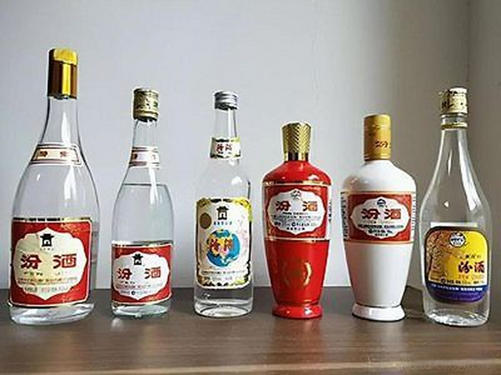 一斤白酒相当于几瓶啤酒，一斤白酒等于几瓶啤酒