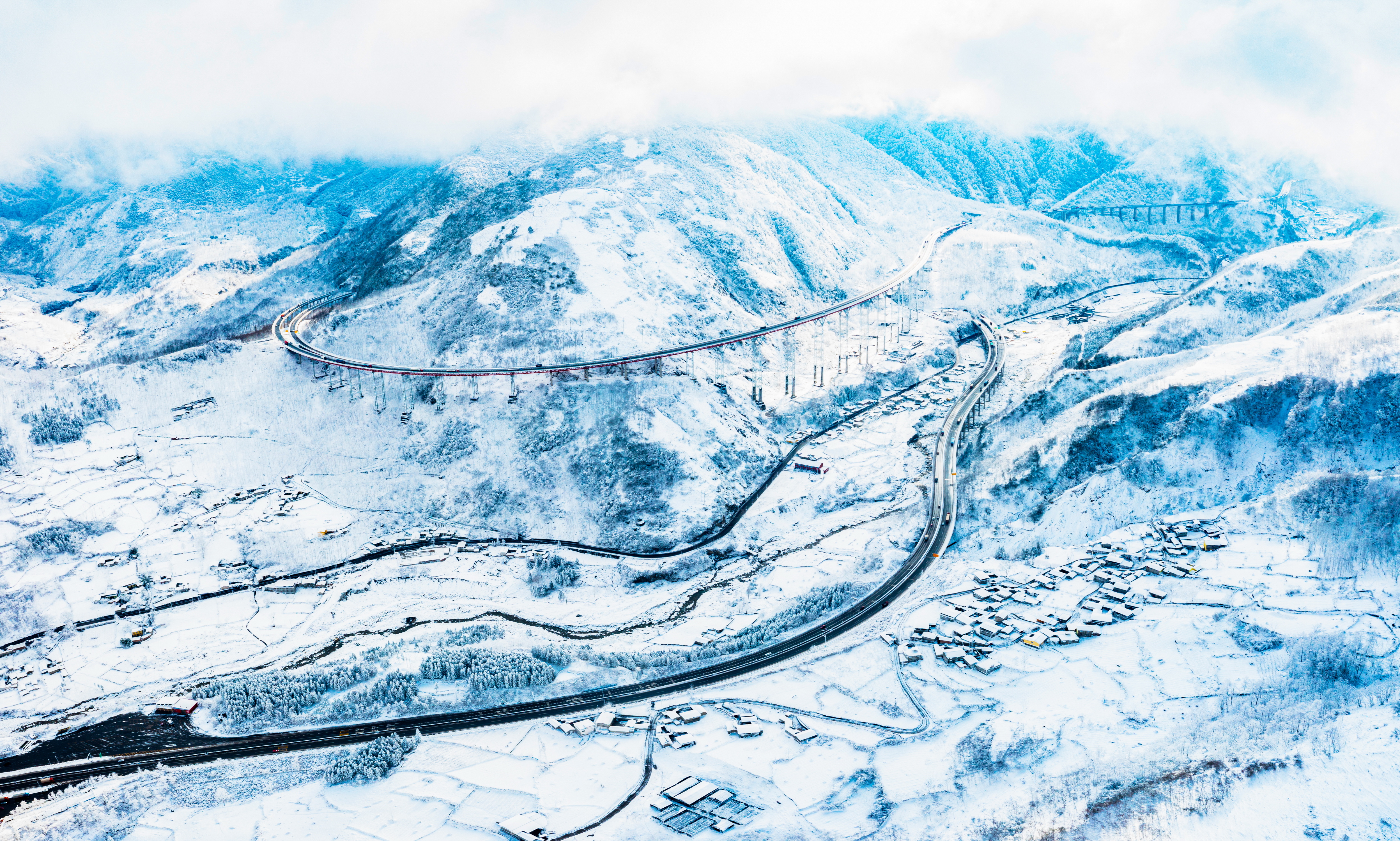 拖乌山海拔图片