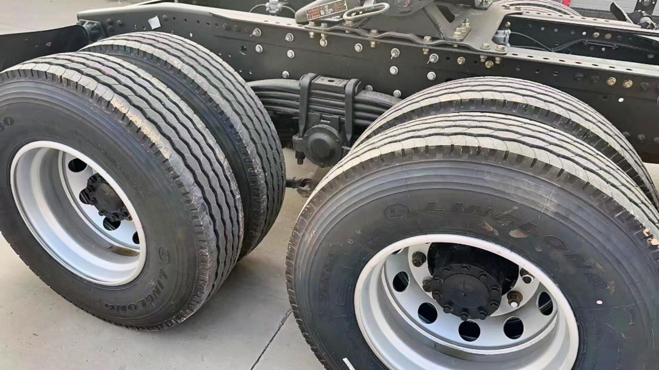 牵引车,21年欧曼gtl双驱460马力