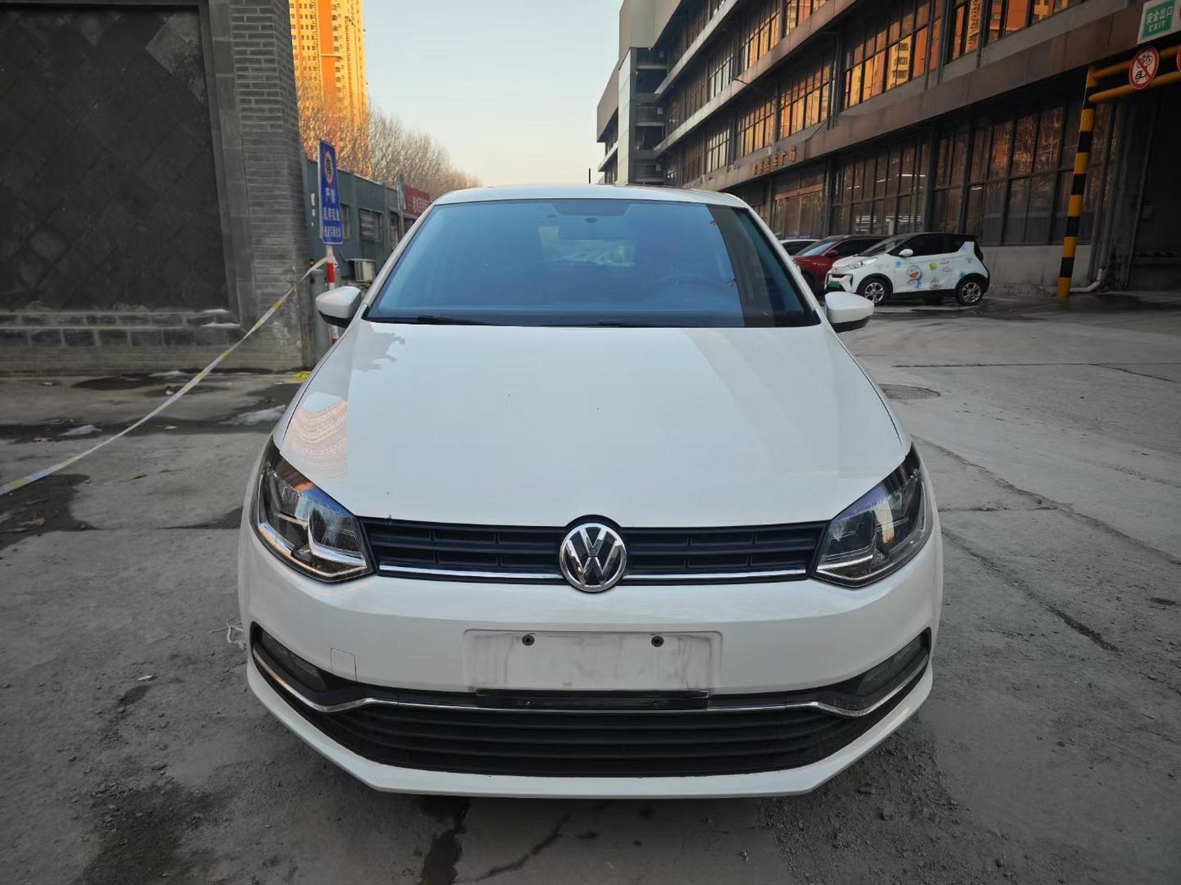 2019年上牌大众polo!1.5l自动挡高配!个人一手车极品车况全部原漆!