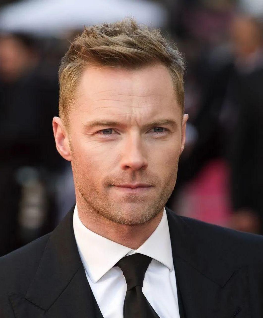 爱尔兰男子组合 boyzone 主音 ronan keating(罗南·基廷)的兄长