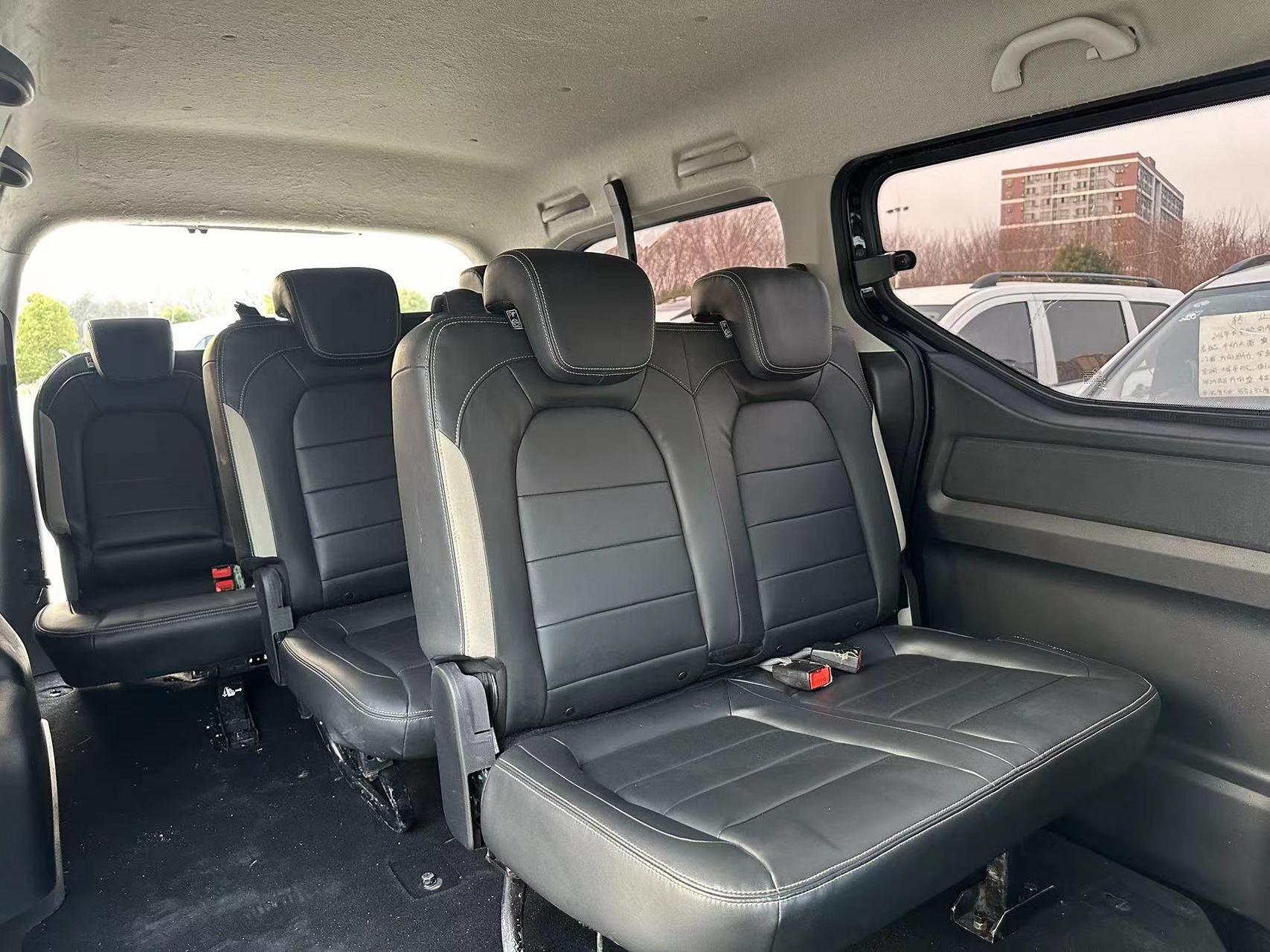 21年年底五菱征程!9座!1.5t手动豪华版