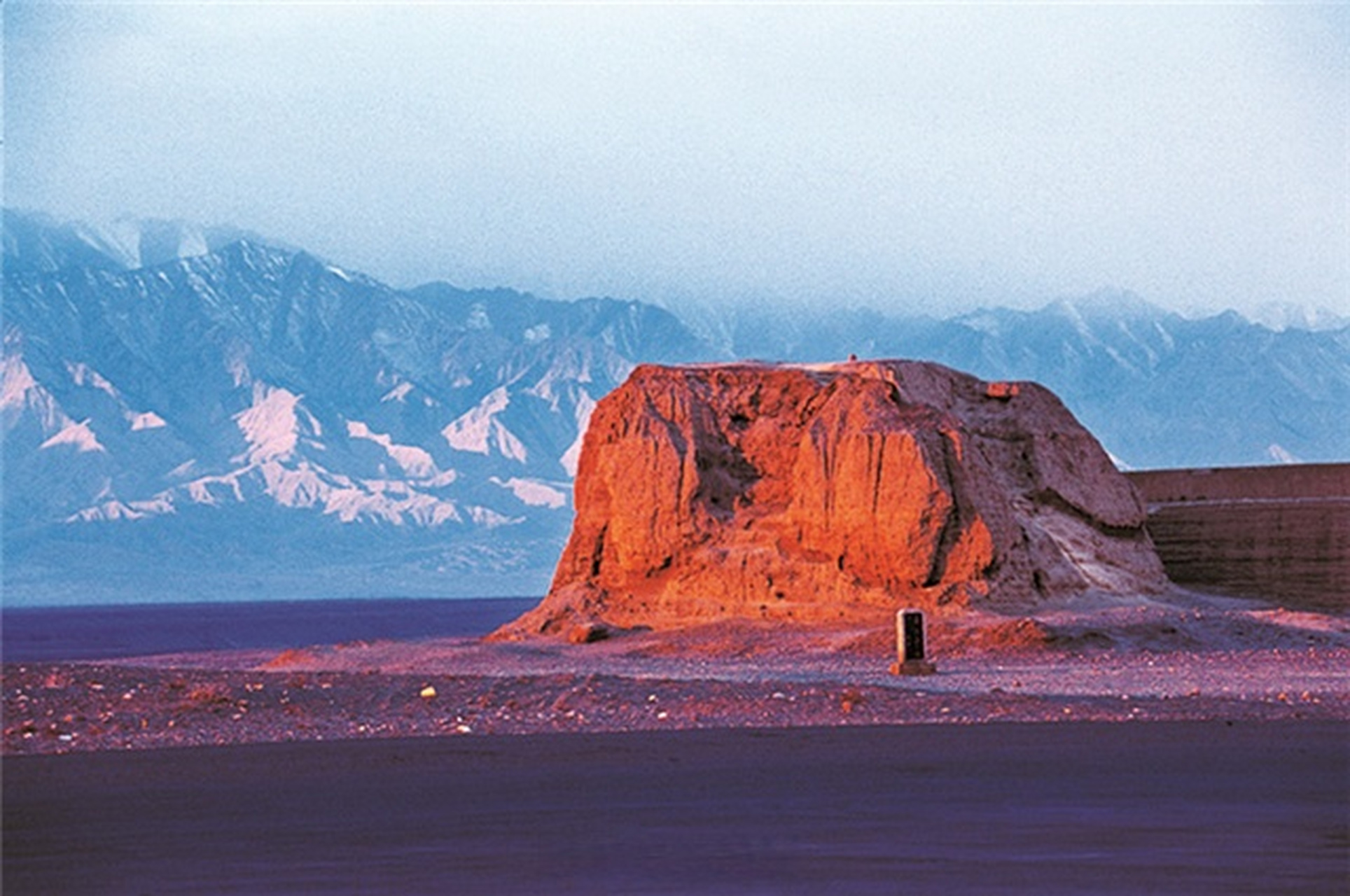 我拍甘肃地标# 长城第一墩,又称天下第一墩,讨赖河墩,是嘉峪关西长城