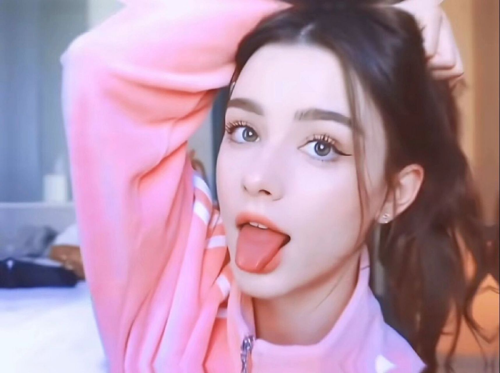 据说最后一张是她的成名照 达莎塔兰说很多人都是从最后一张照片认识