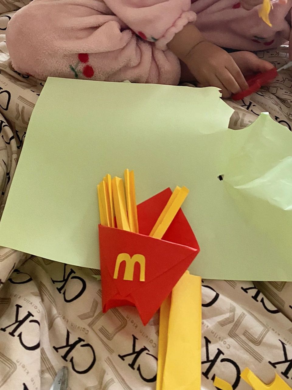 折纸麦当劳 薯条 汉堡 炸鸡 可乐 折纸手工 陪孩子.还没有出被窝.