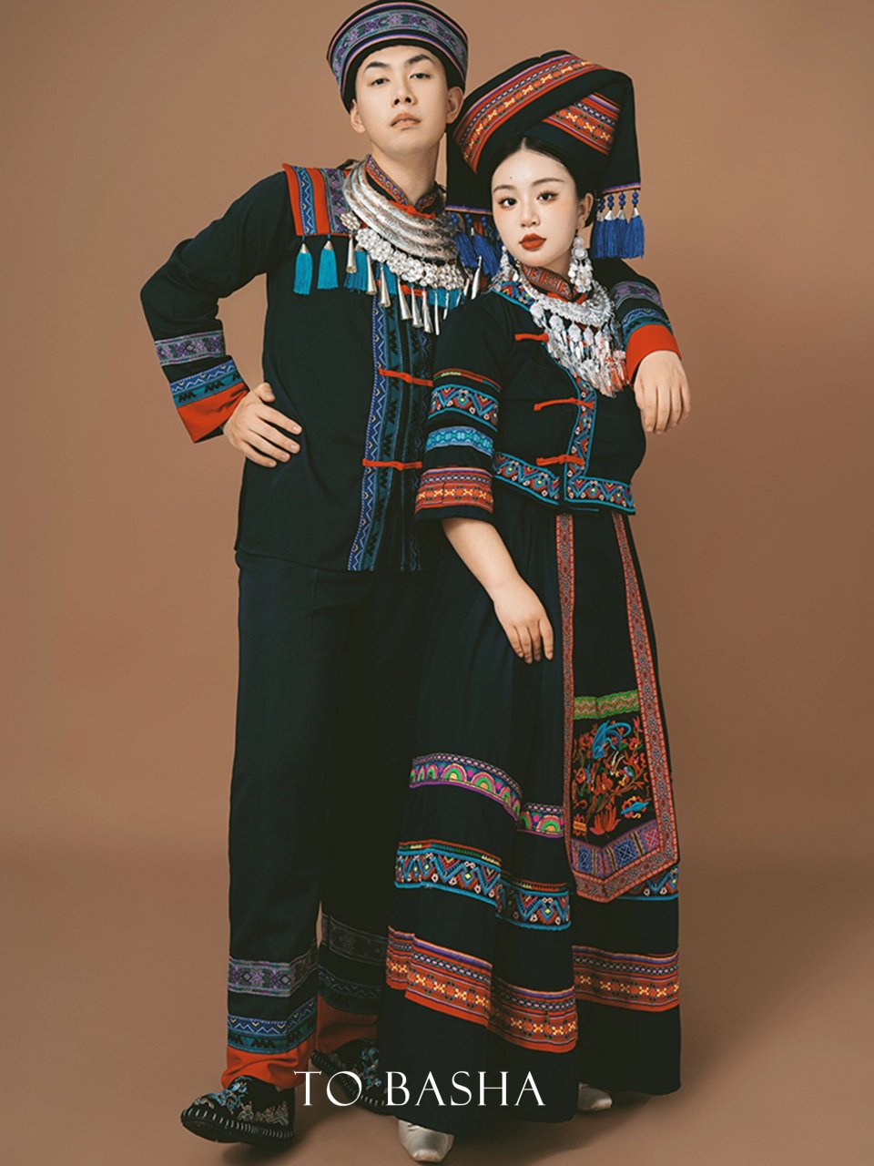 超97壮族婚纱照6015我独有的民族浪漫94 风格:室内|民族|纯色