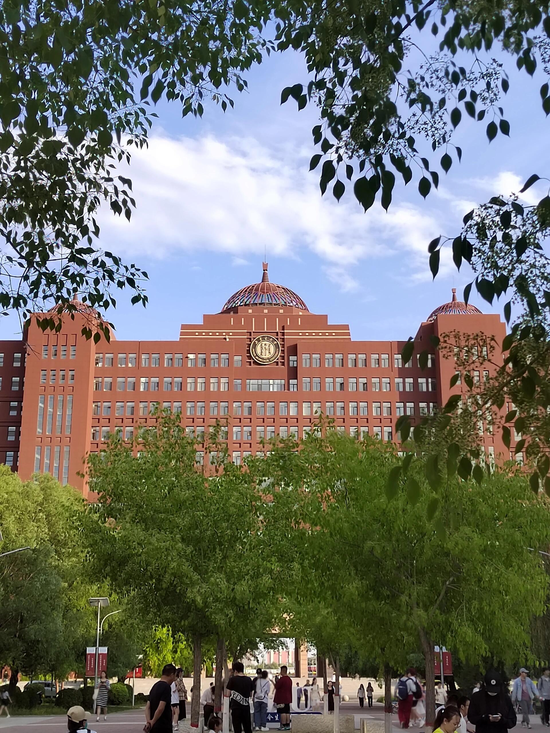 内蒙古大学的天空不需要滤镜!