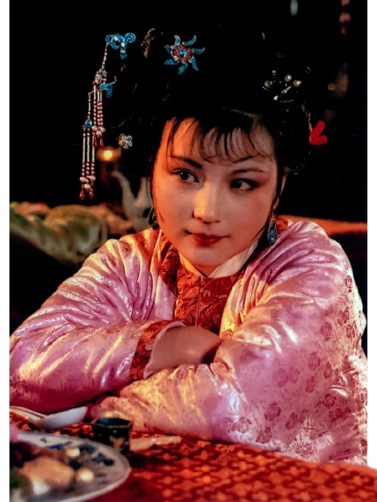 花相: 海棠——香梦沉酣:只恐夜深花睡去 史湘云,金陵十二钗之五.
