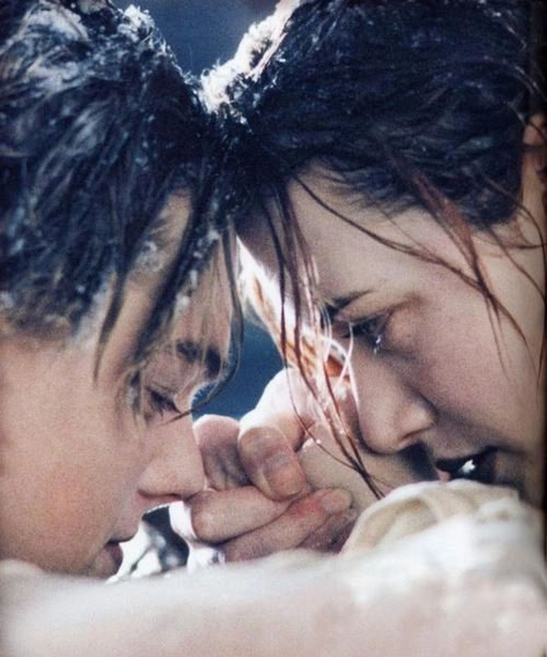 今日份文案07//来自泰坦尼克号的经典 1,outwardly, i was every