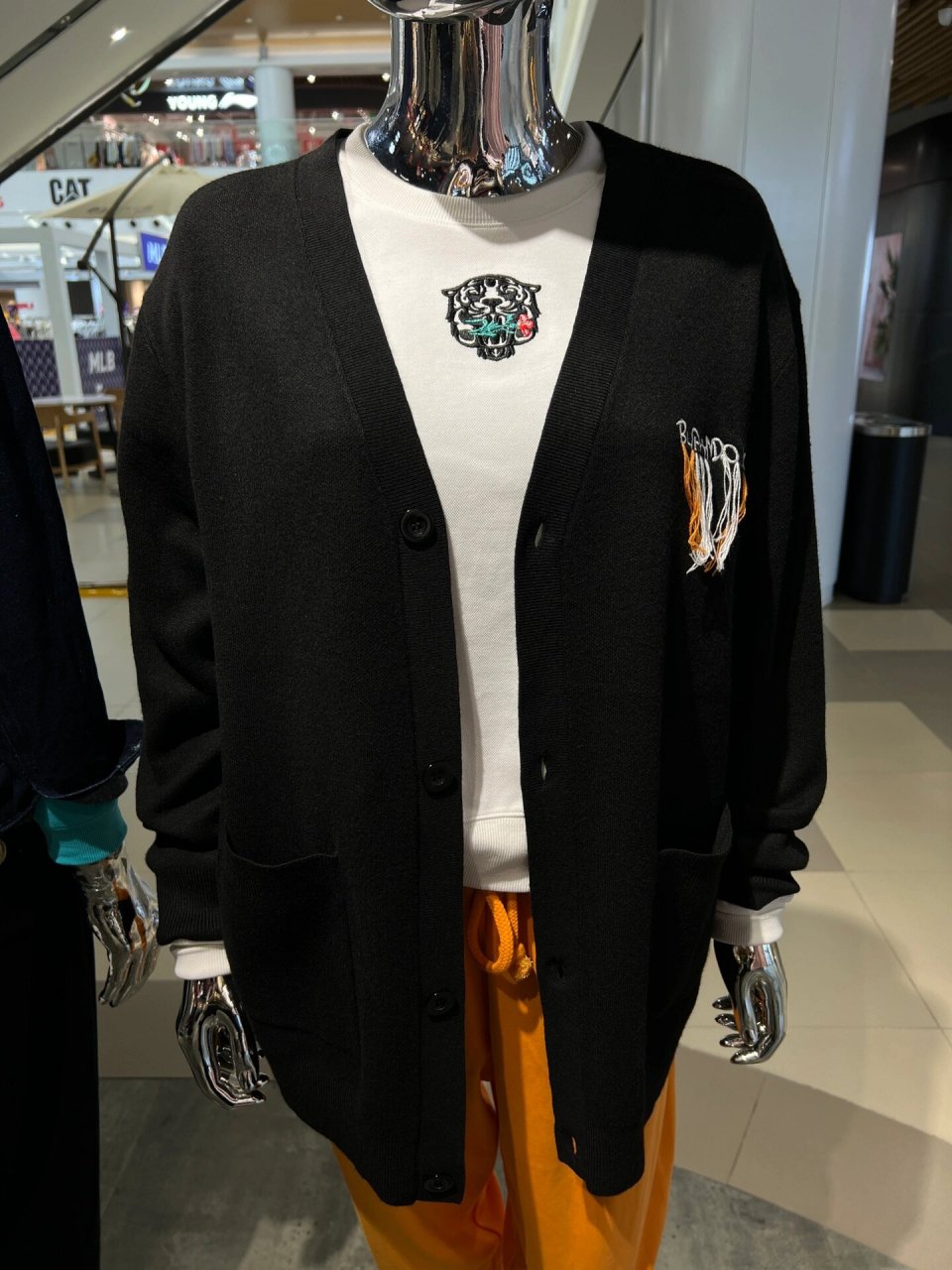 burando eno 香港潮牌burandoeno 秋季新款针织开衫.流苏logo