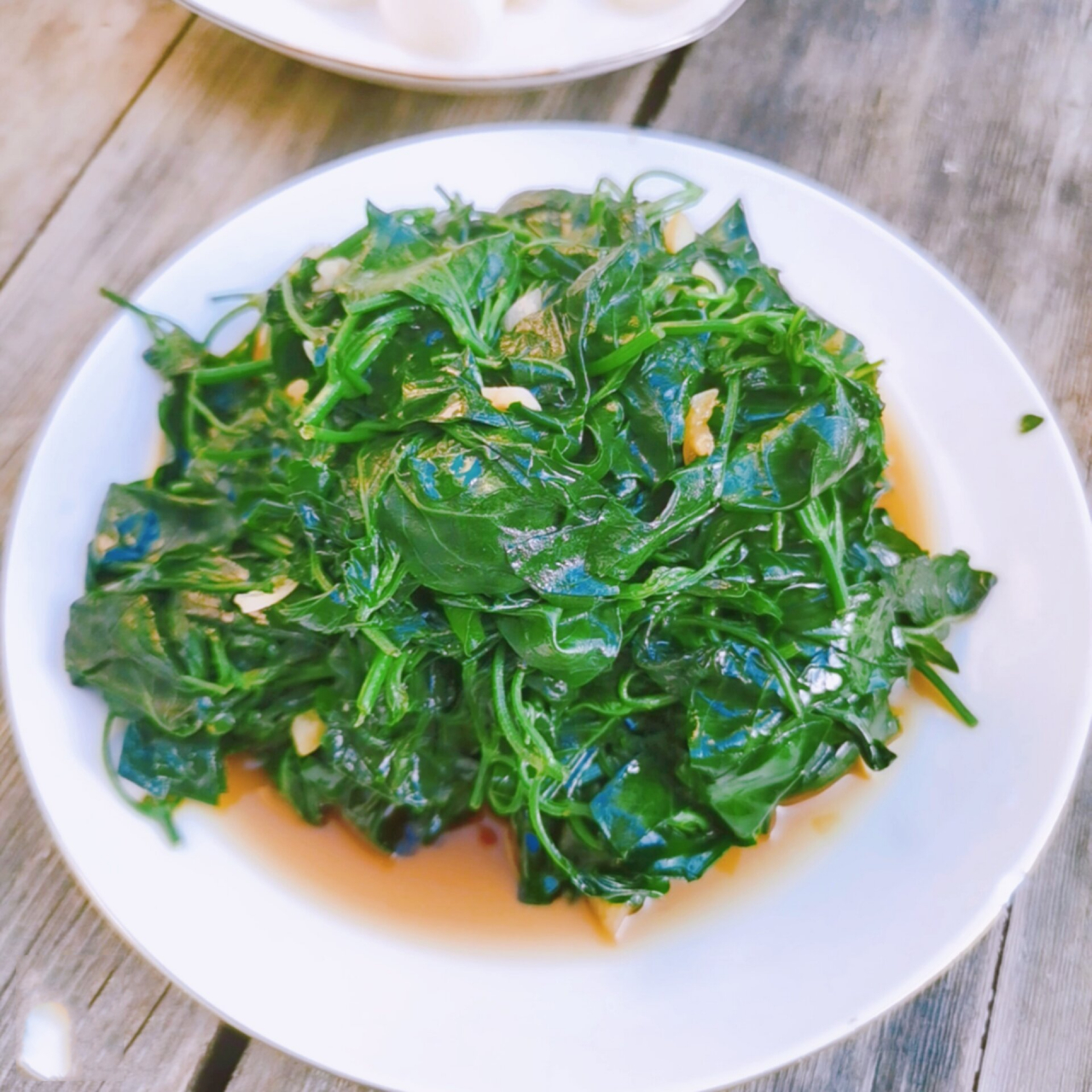 海南"血通菜"之蒜泥香油血通菜 血通菜,野菜中的贵族,神秘而稀少的