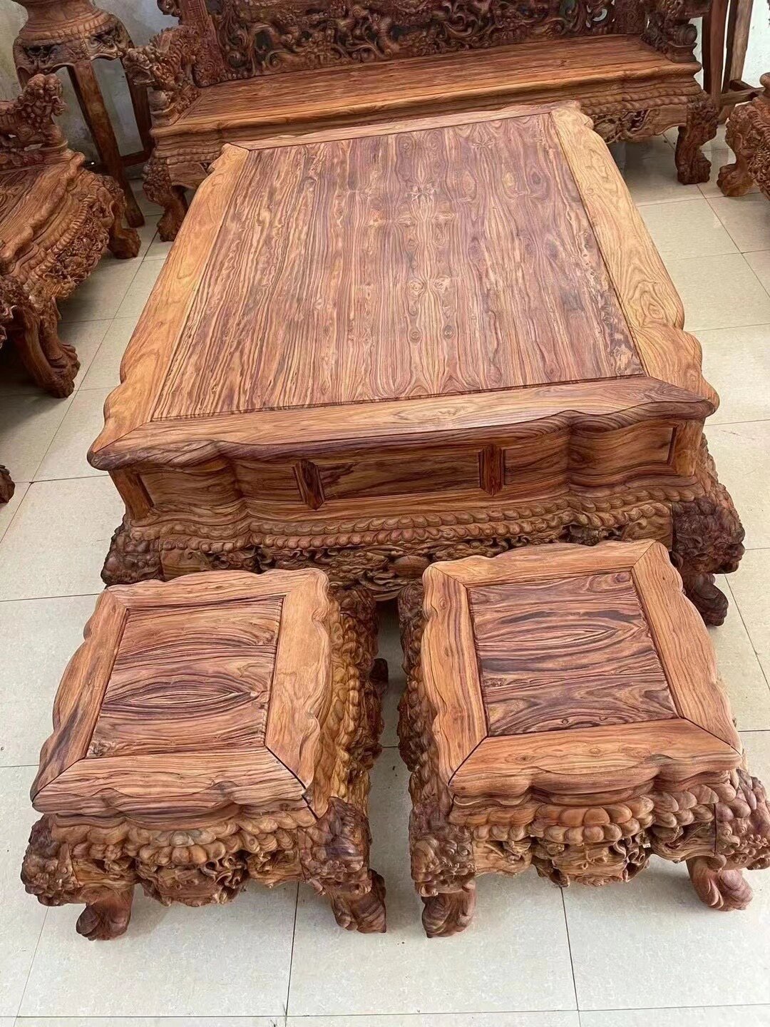 越南黄花梨木盛世宝鼎沙发13件套 这套"盛世宝鼎"沙发,不落俗套,大气