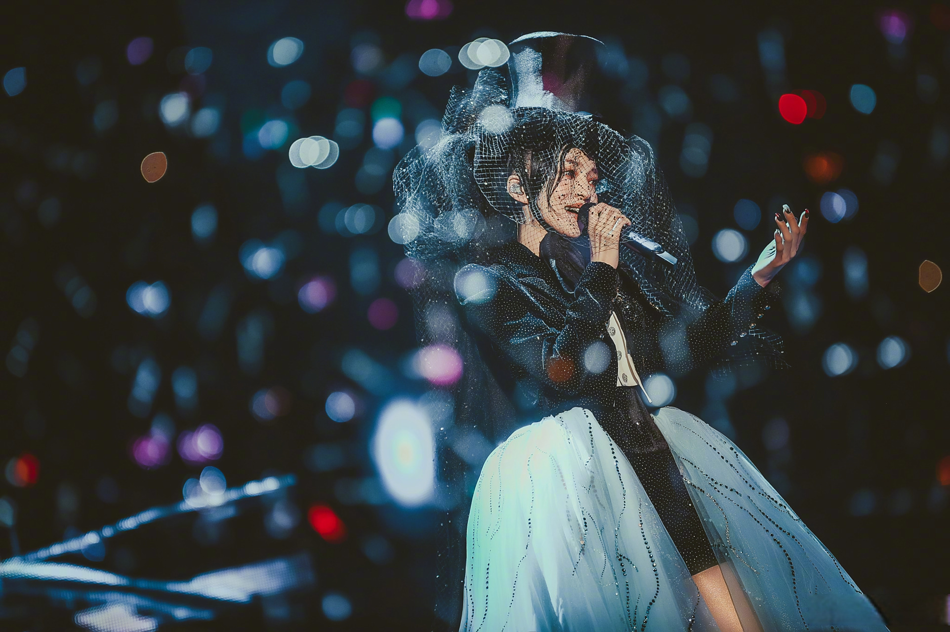 张韶涵演唱会连宣13场# 还得是张韶涵呀,果然是乐坛劳模,难得的机会