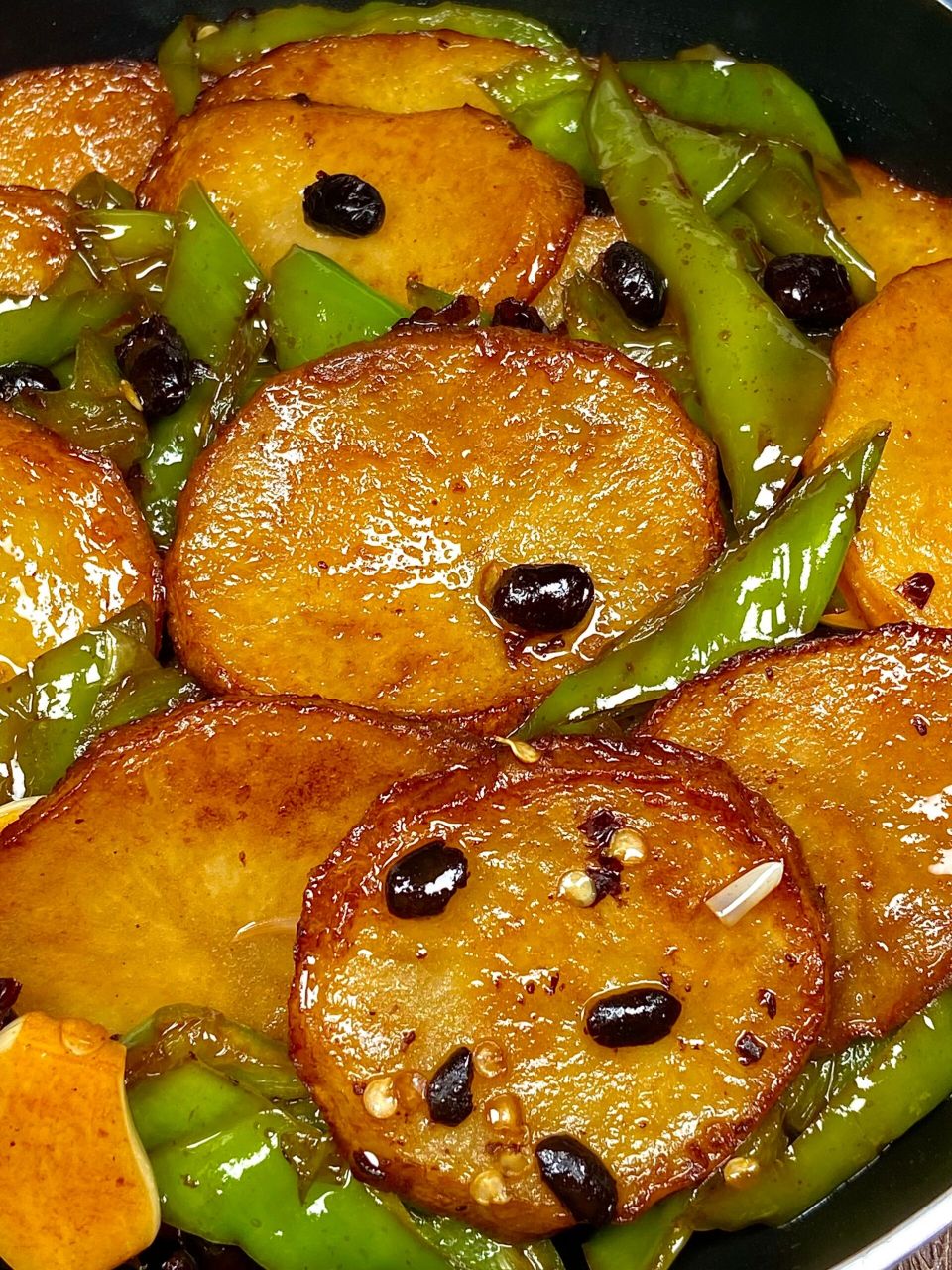 之前和婷总出去下饭馆,吃到这道擂辣椒土豆片,回去想了三天呀!