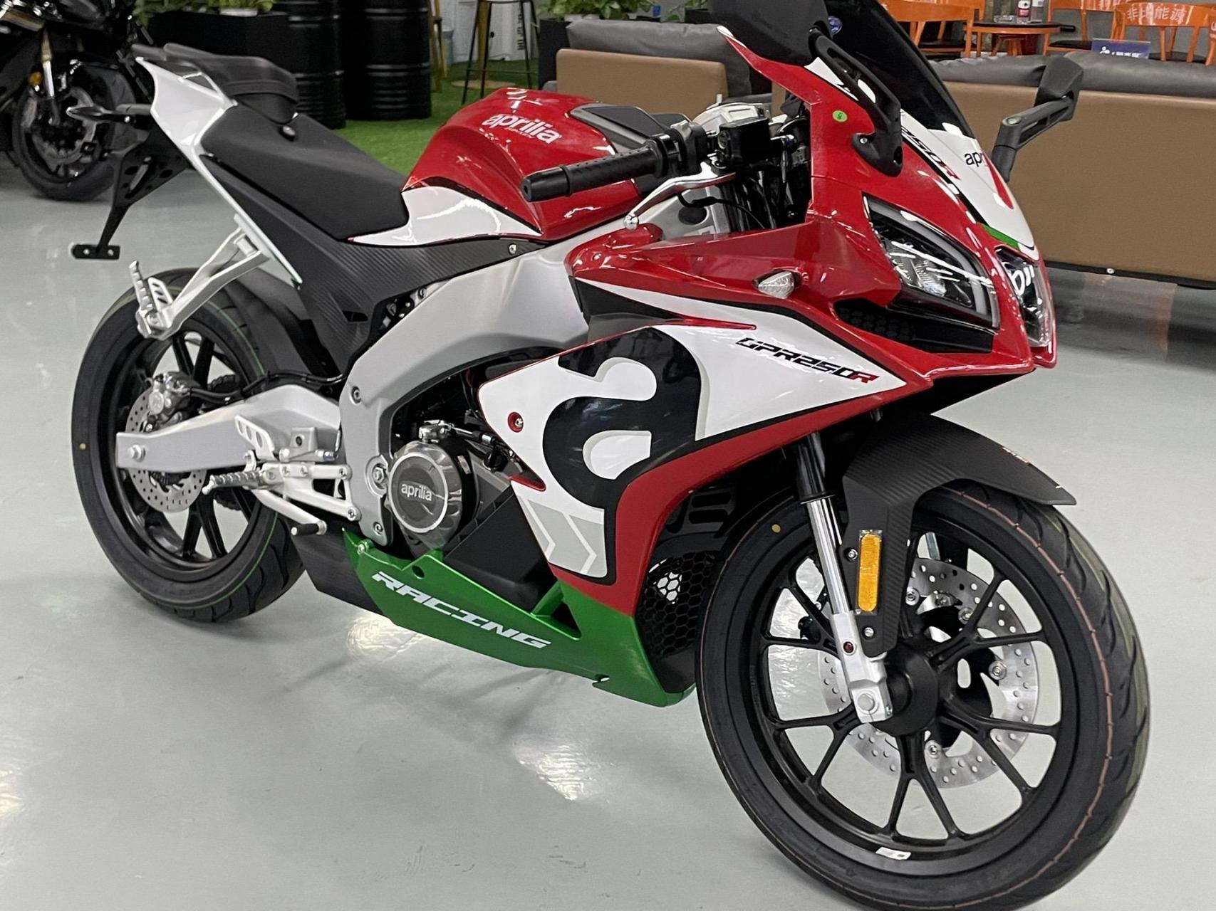 全新阿普利亚gpr250r 价格明细.阿普利亚永不为奴!