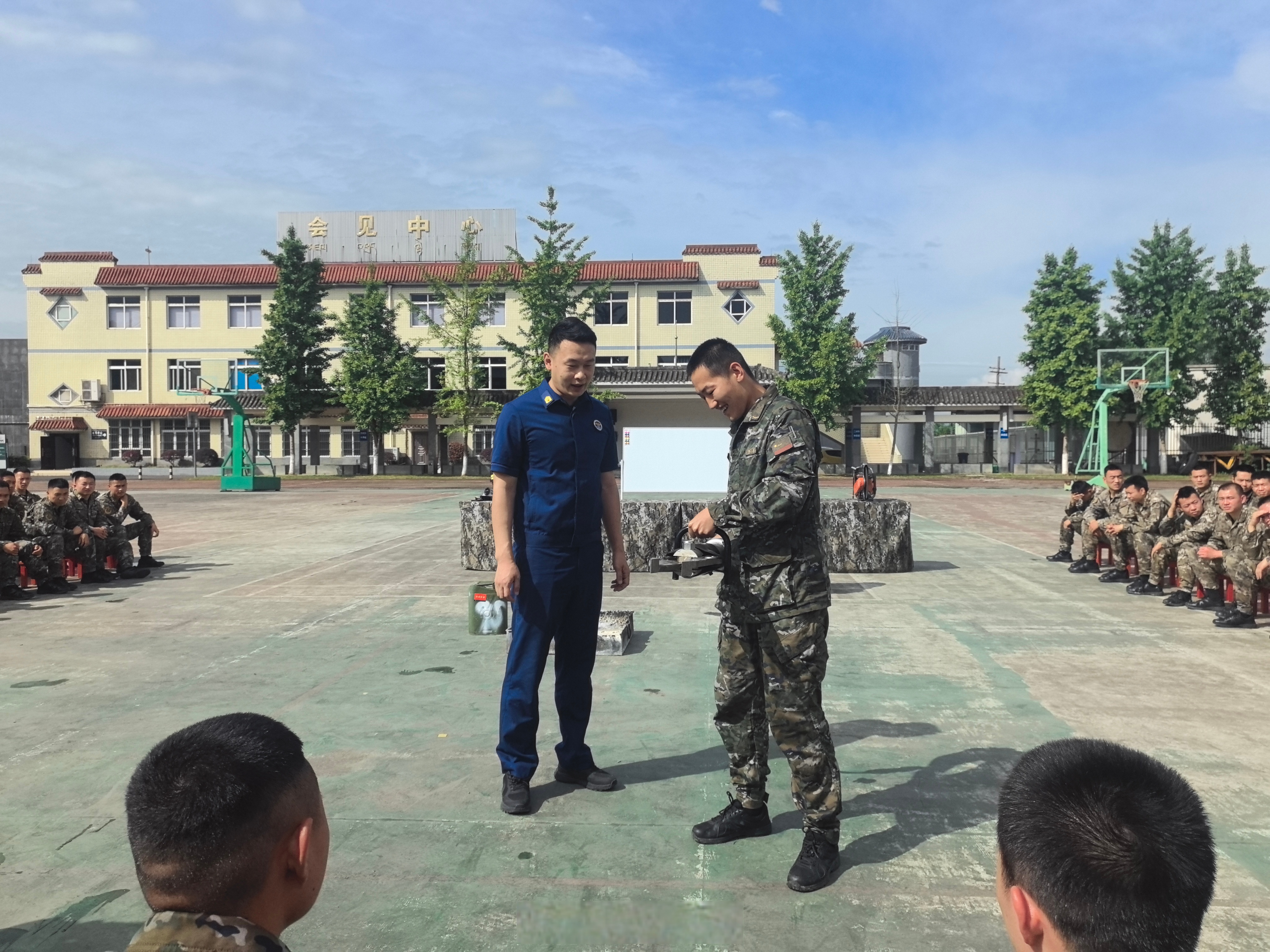 名山大队以"防灾减灾周"为契机,围绕"人人讲安全