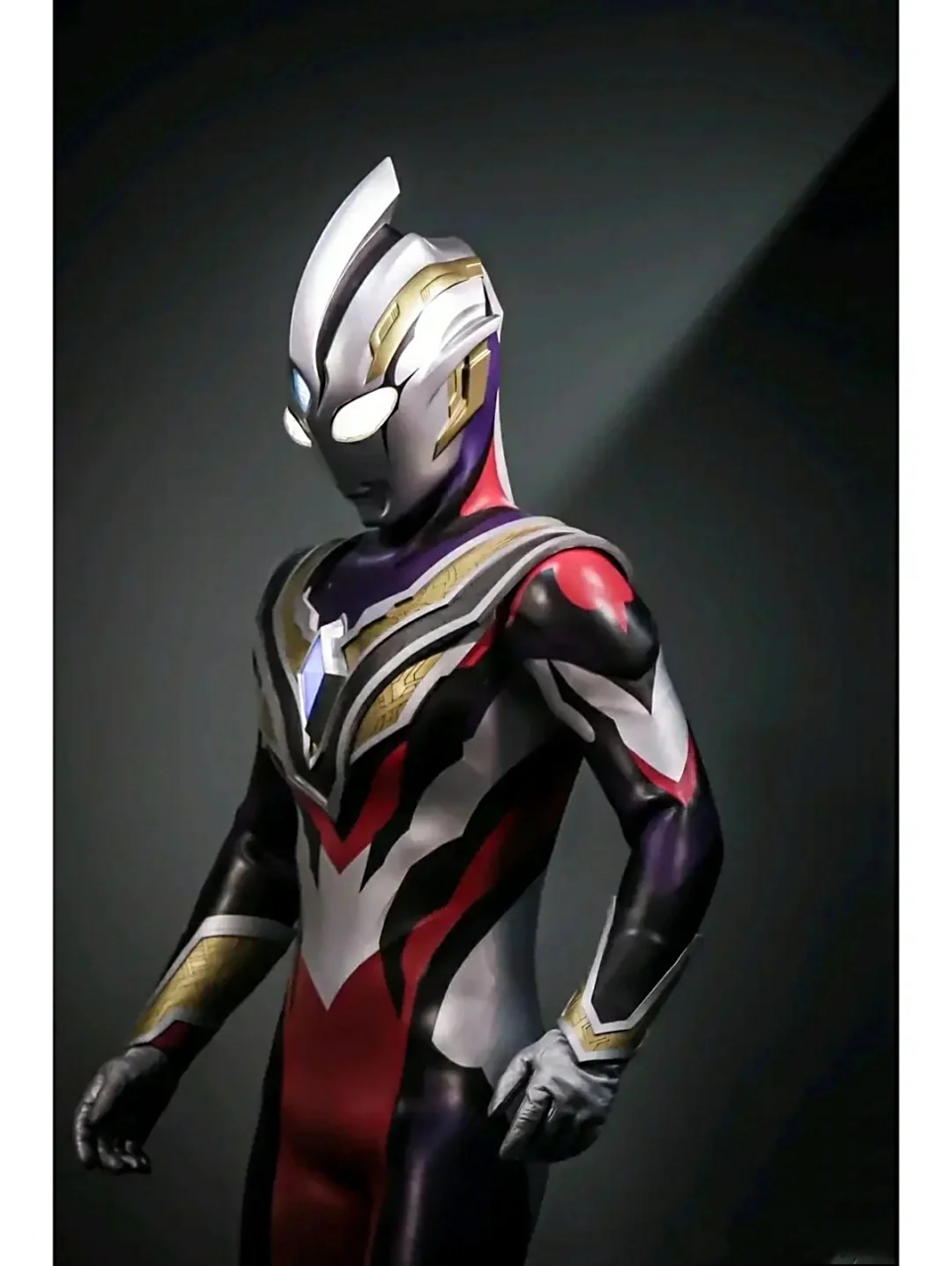 绝对是史上最好看的奥特曼壁纸! 关注不迷路!