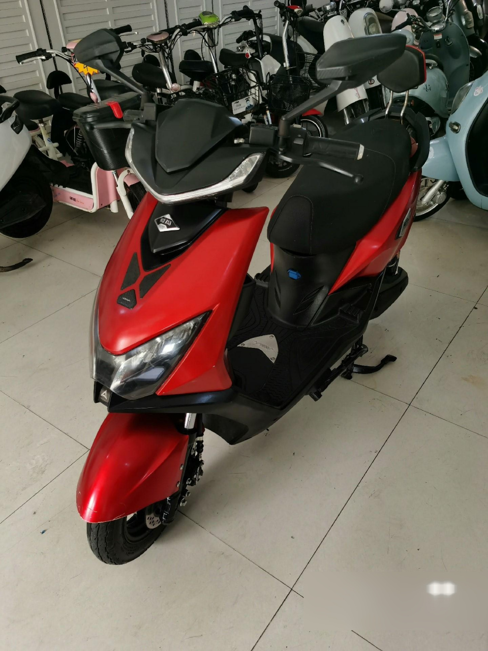 二手72v爱玛雪豹双碟刹电动车,成色如图实拍 可以置换,电池充电器票据