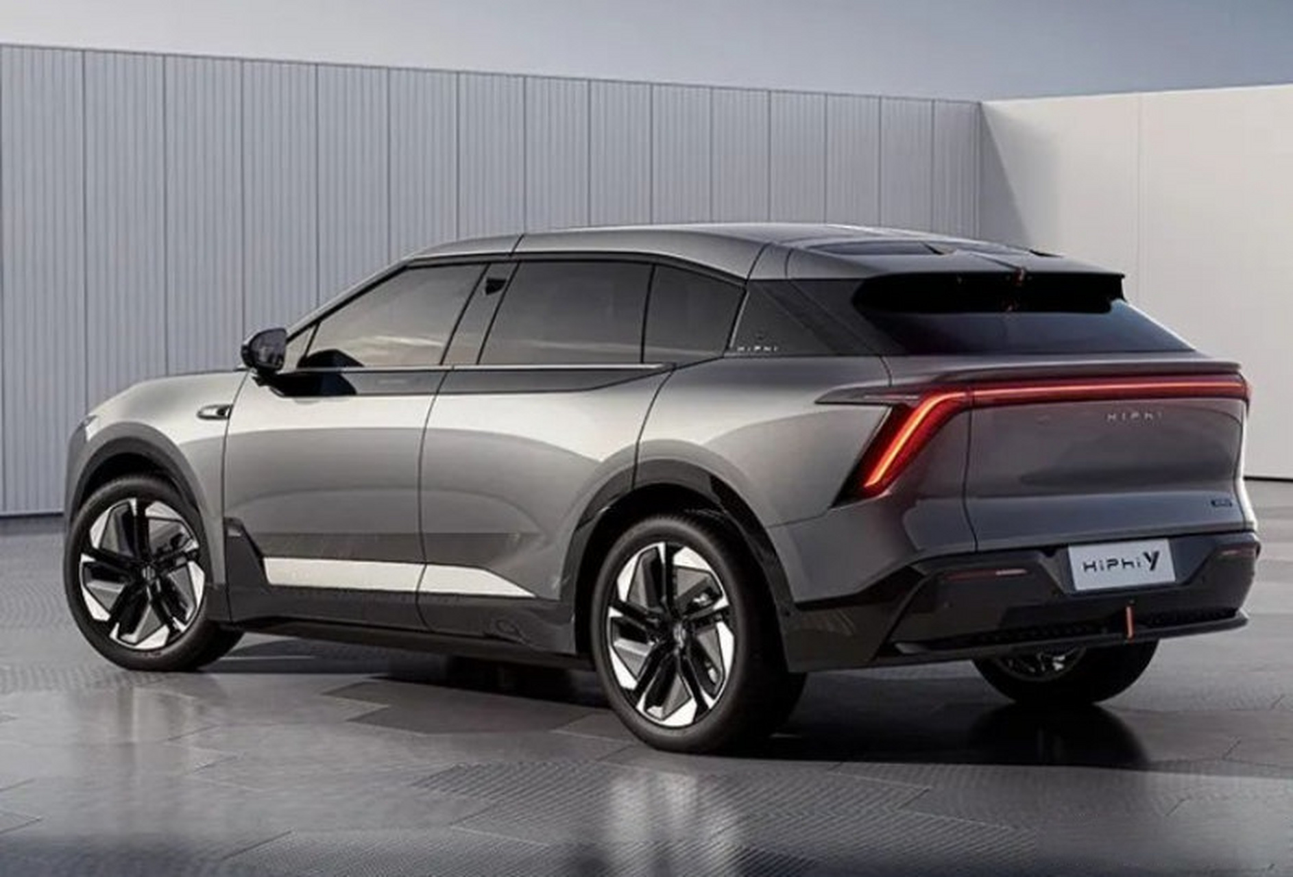 高合hiphi y官图发布,高合汽车第三款量产车型,定位纯电中型suv,展翼