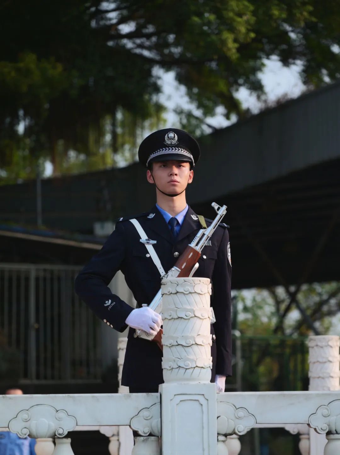 成长从来不是一瞬间的事,而是无数个再试一次的累积.晚安