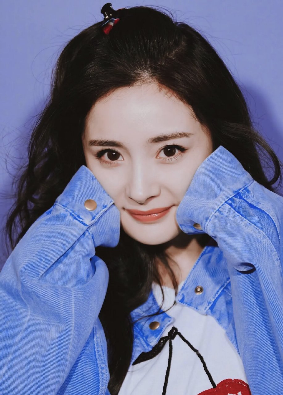 杨幂 国籍:中国 出生地:北京市 出生日期:1986年9月12日 身高:166.