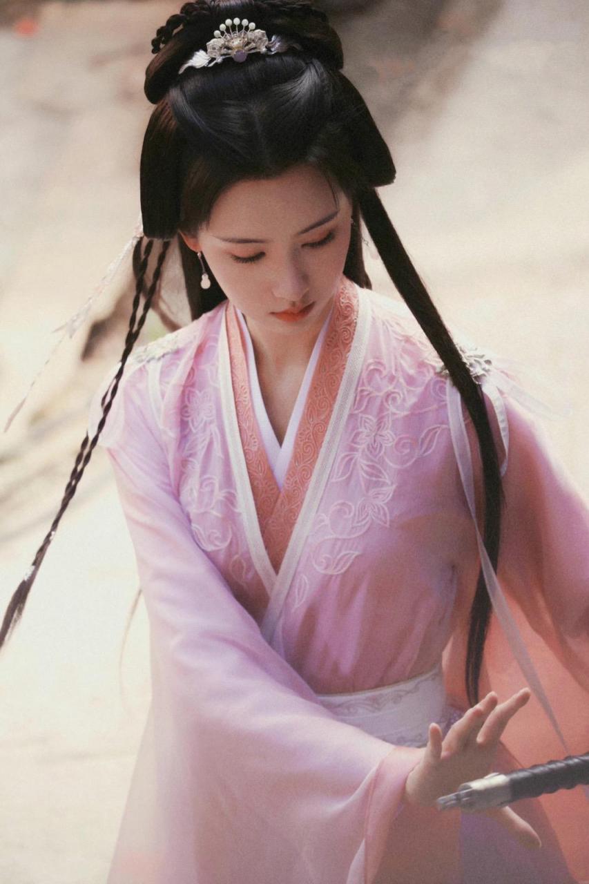 聪明的人比如我已经提前加入婉门,门主真的太美了[流泪]#莲花楼##陈