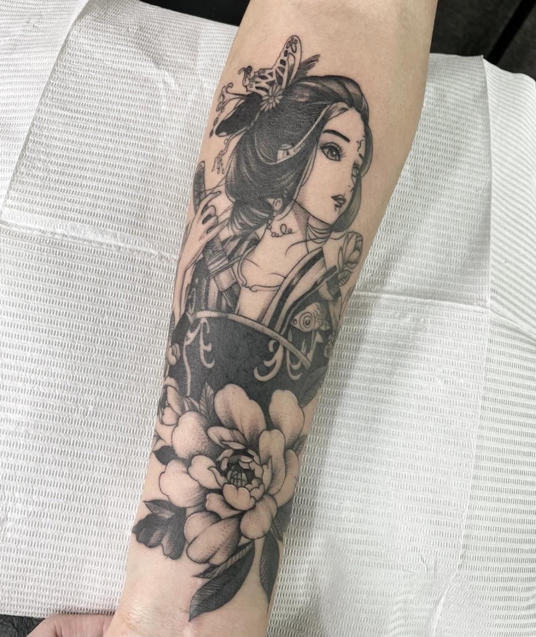 手臂纹身|艺妓纹身|素花纹身|梵刺青 今日:艺妓纹身 耗时:3小时