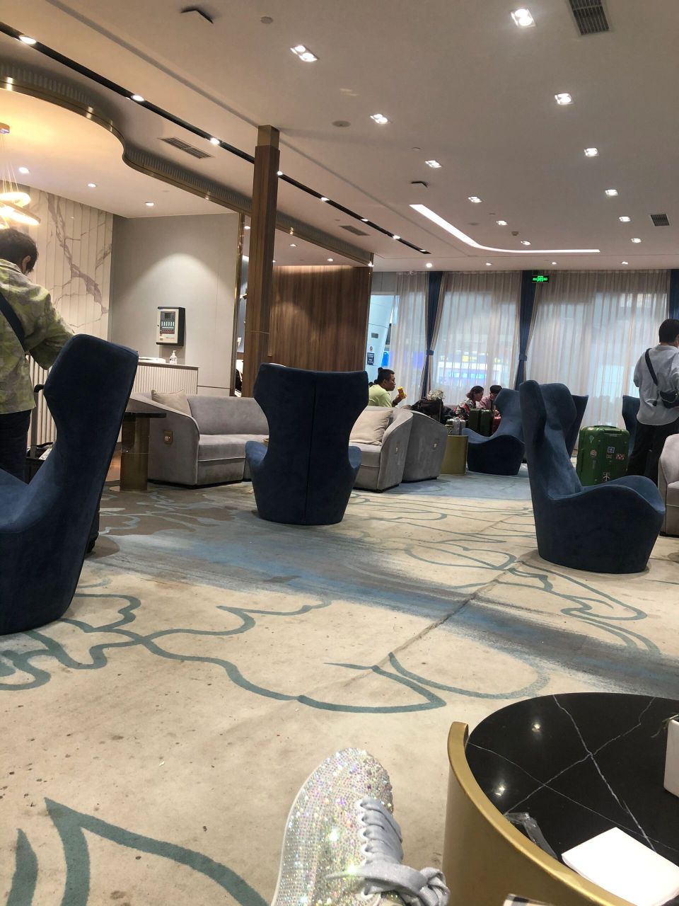 北京南站商务座候车室 东进站口旁边 商务座专用通道3进入 交验身份证