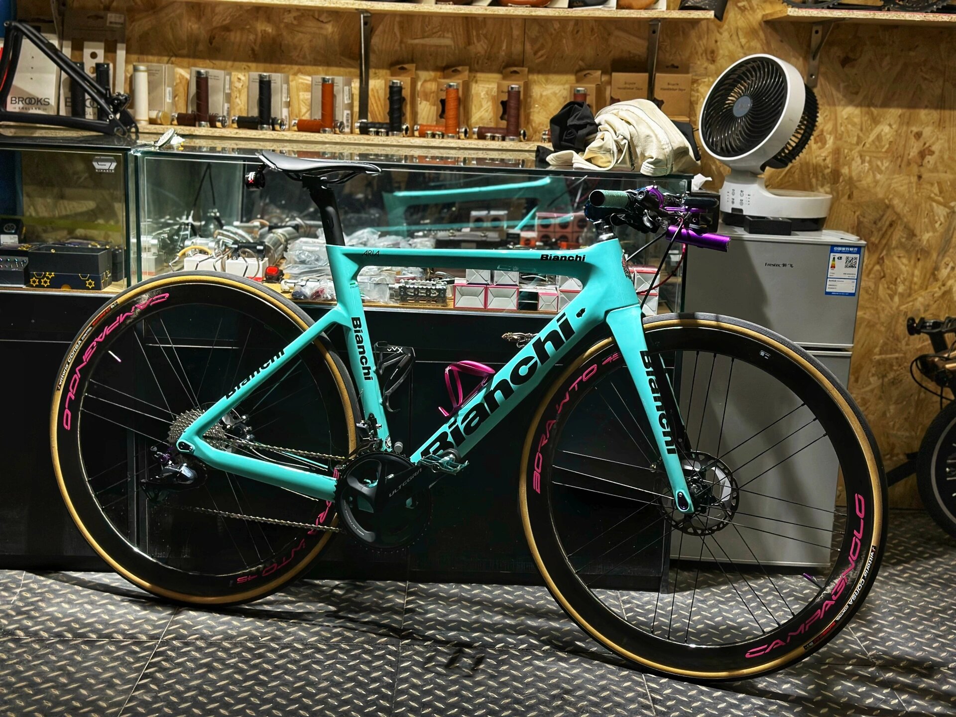 平把碳纤维bianchi比安奇aria碟刹公路车 店内随拍,一台平把注重配色